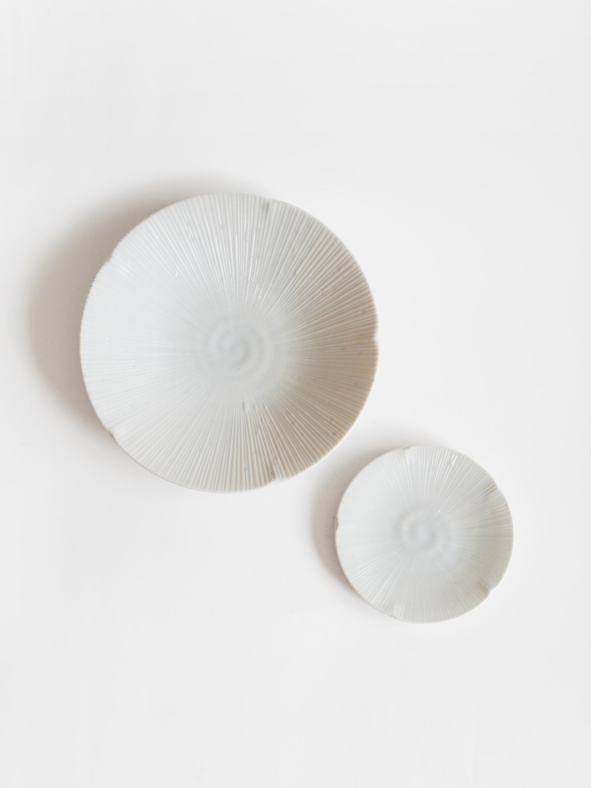 Water Lily Plate - 2 Size