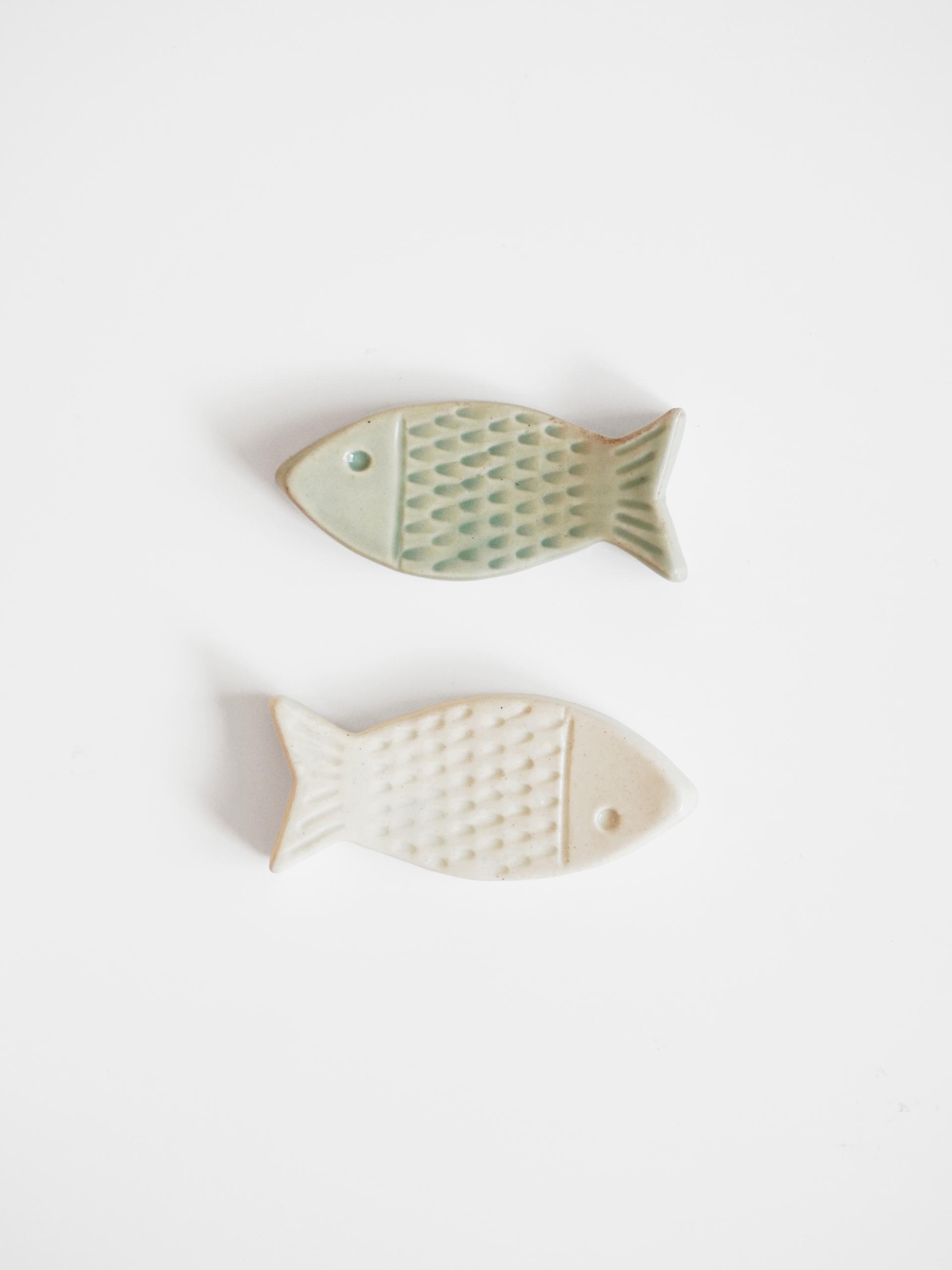 Fish Chopsticks Stand (2 Color)