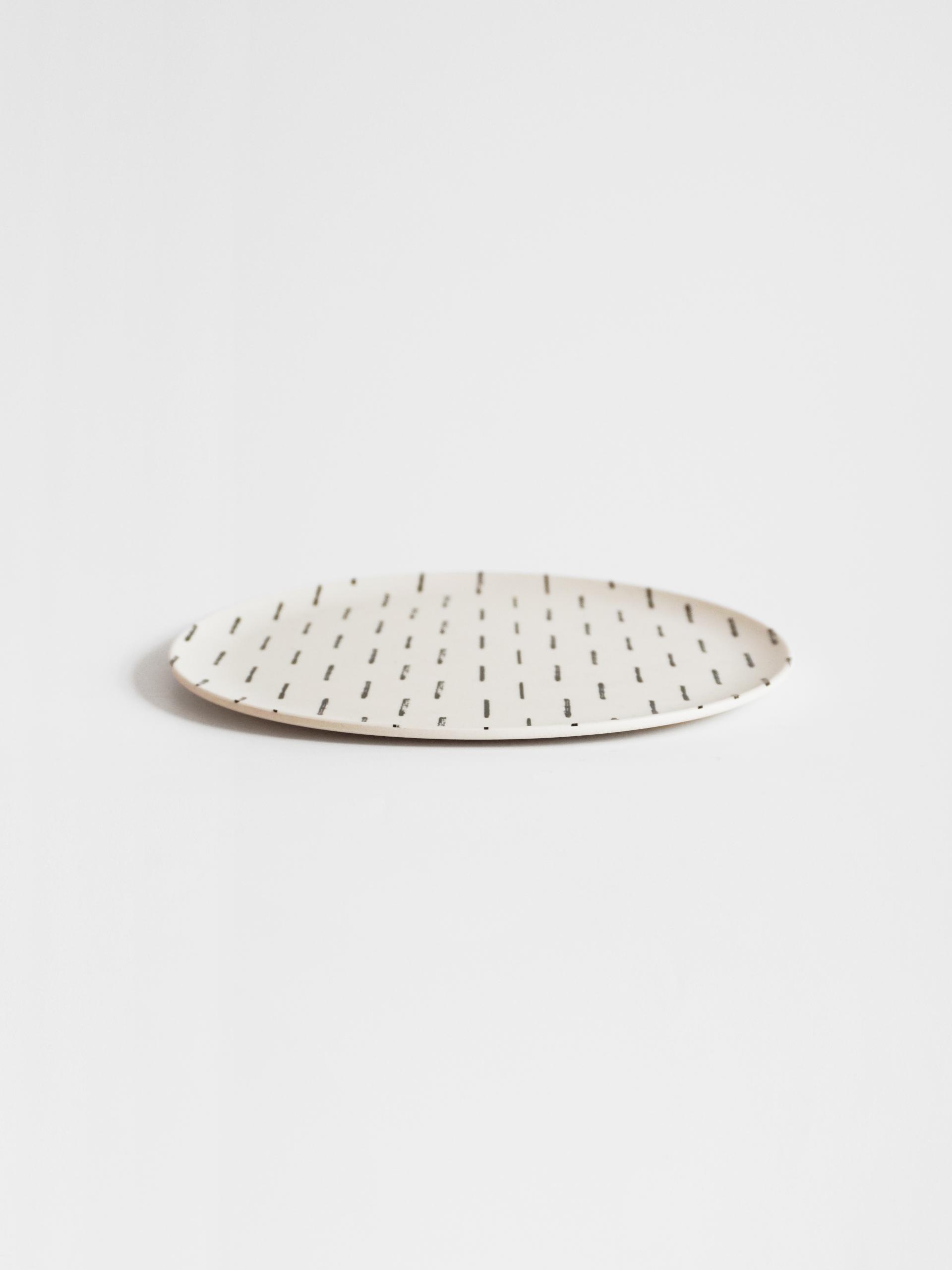 Line Pattern Picnic Plate (M)