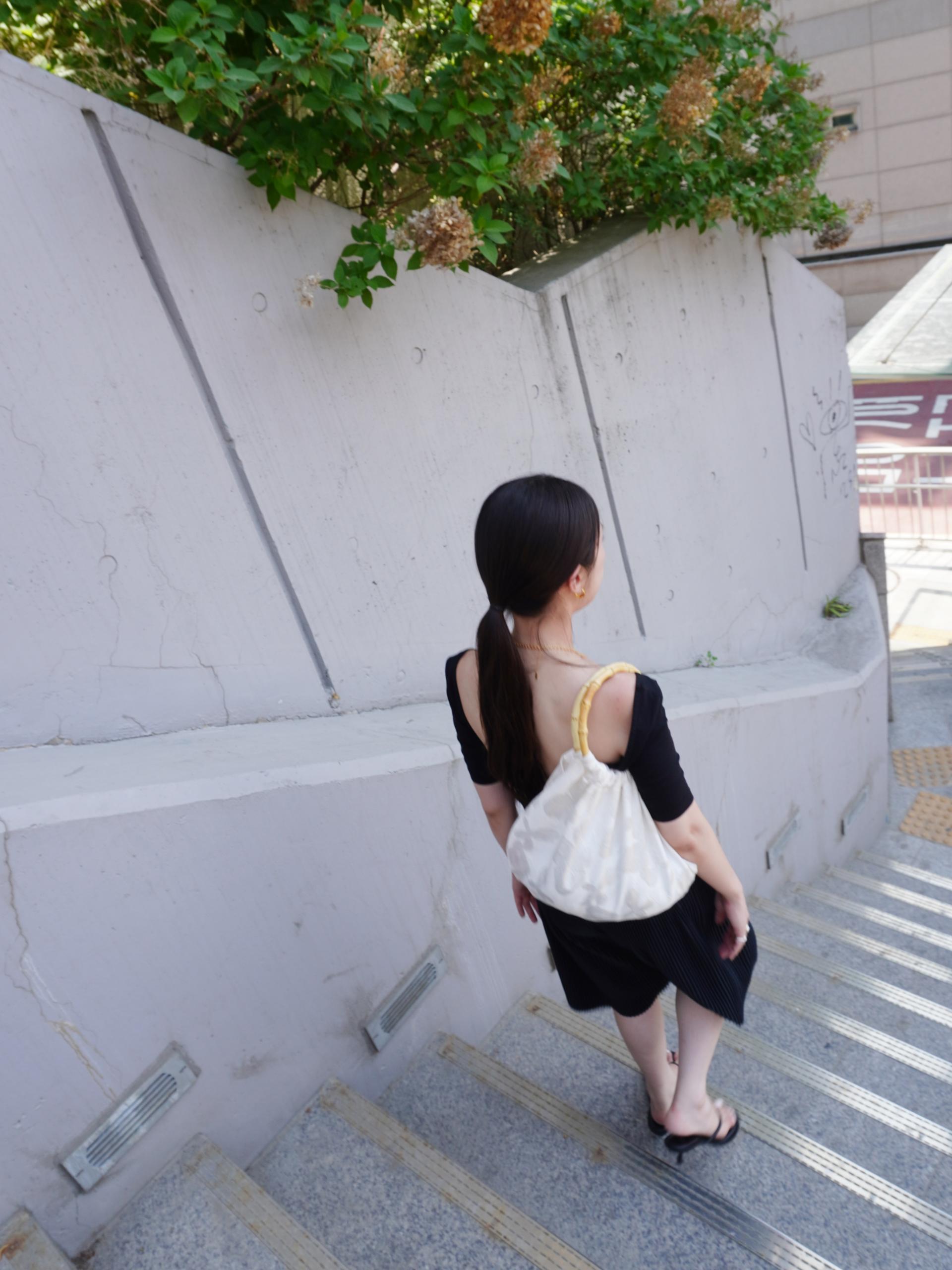 Glow Bamboo Handle Bag - White