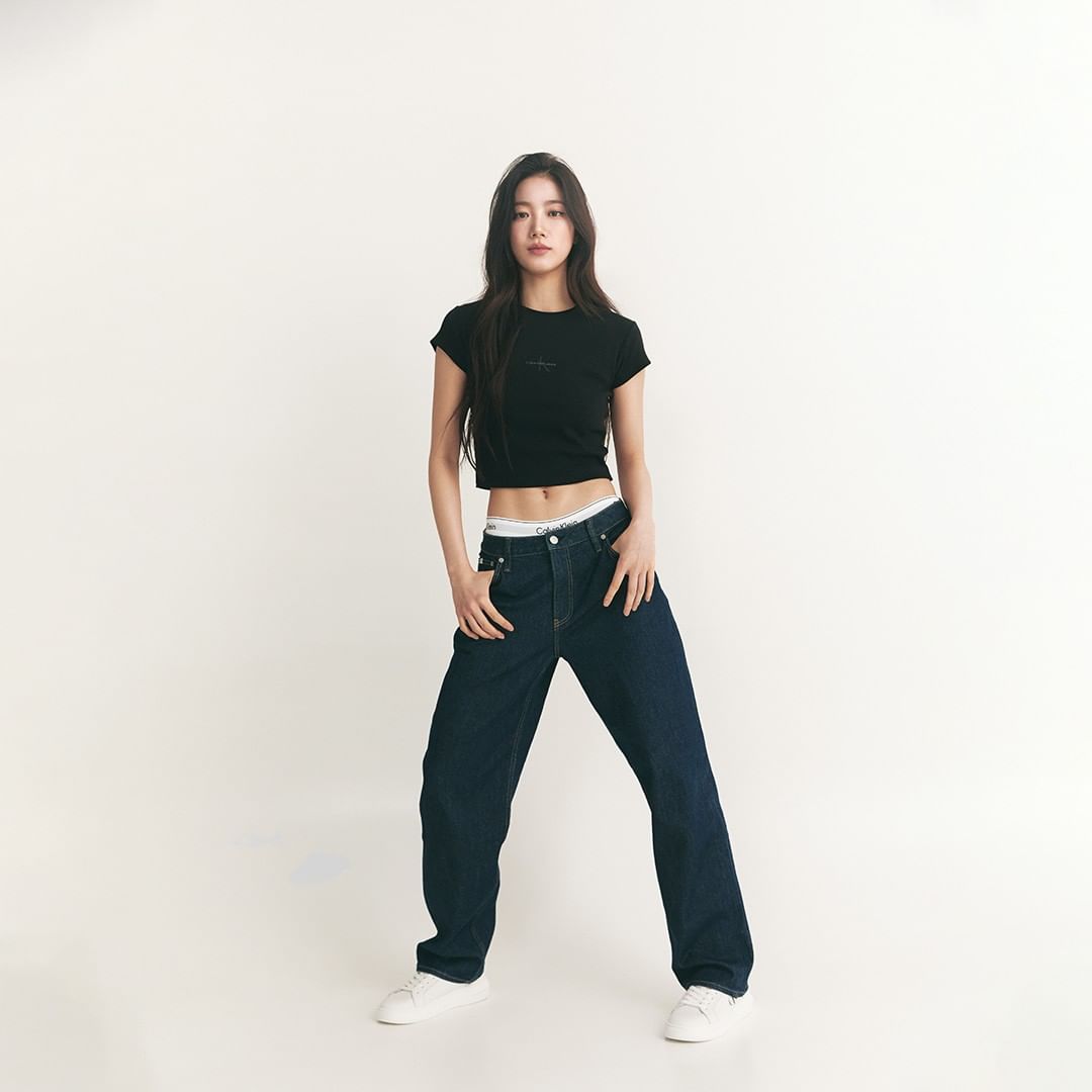 ★LE SSERAFIM 着用★  Jeans★MALMO SNEAKERS★人気 250624 | LE SSERAFIM at the 'DIFFERENT' POP-UP STORE
