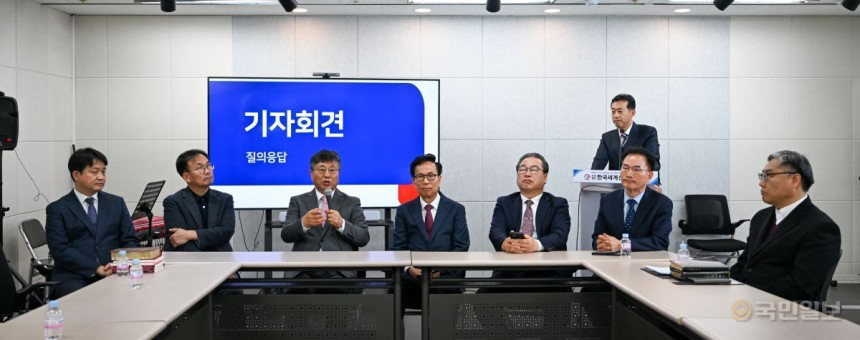 실행위 발족식 후 진행된 기자회견 모습. 신석현 포토그래퍼  