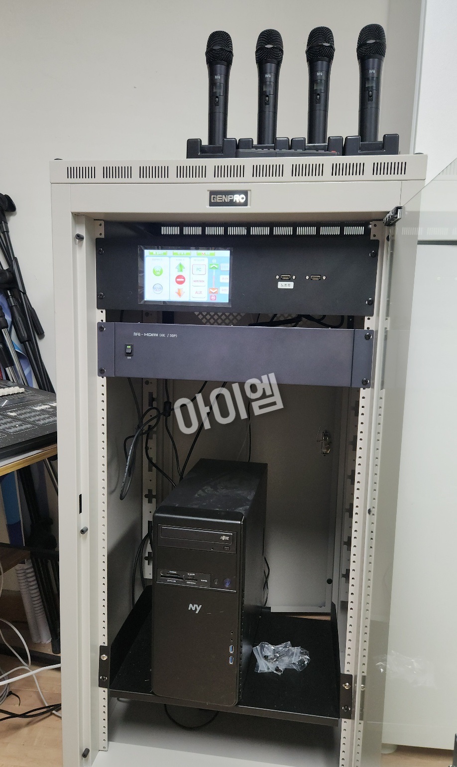 d819499de3e47.jpg