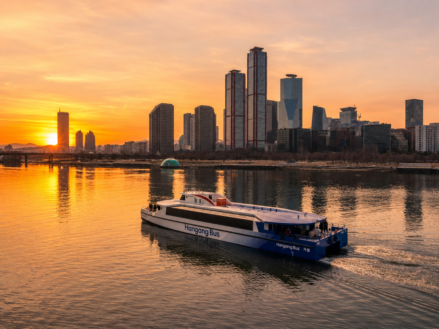 [WED&SAT] Seoul Evening-to-Night Tour: Market Food, Han River Cruise, Scenic Viewpoint