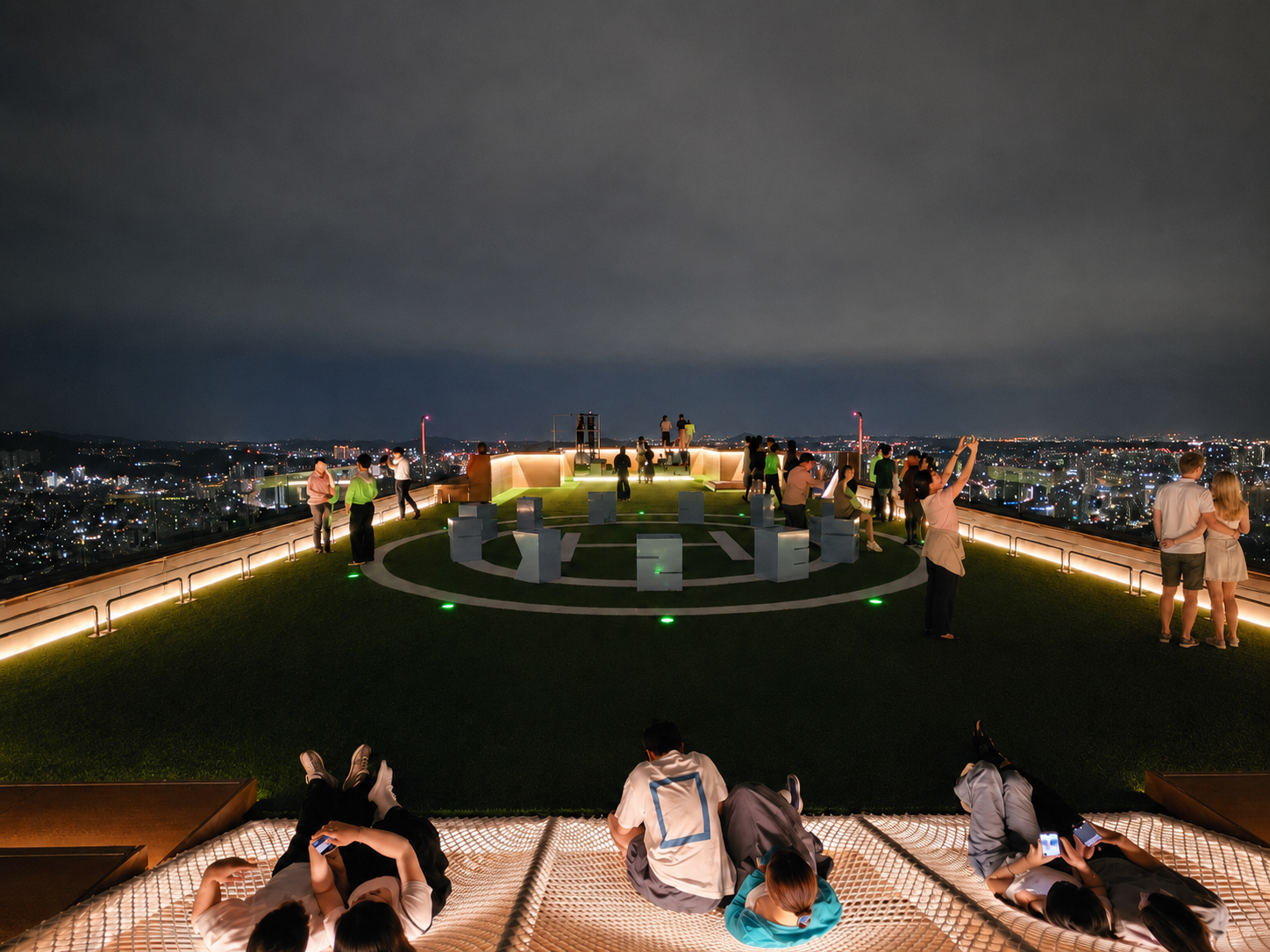 [WED&SAT] Seoul Evening-to-Night Tour: Market Food, Han River Cruise, Scenic Viewpoint
