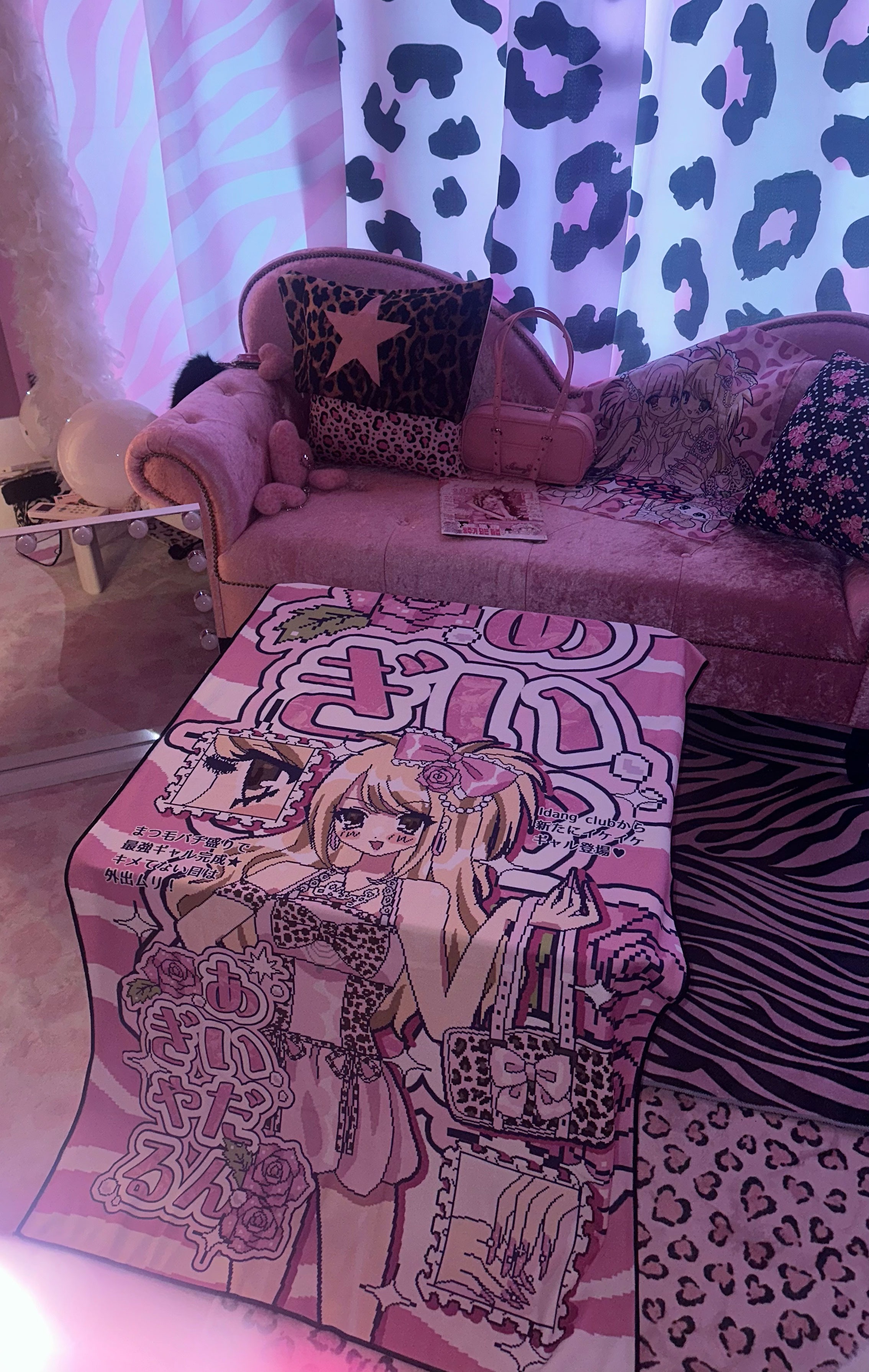 gyaru beach towel