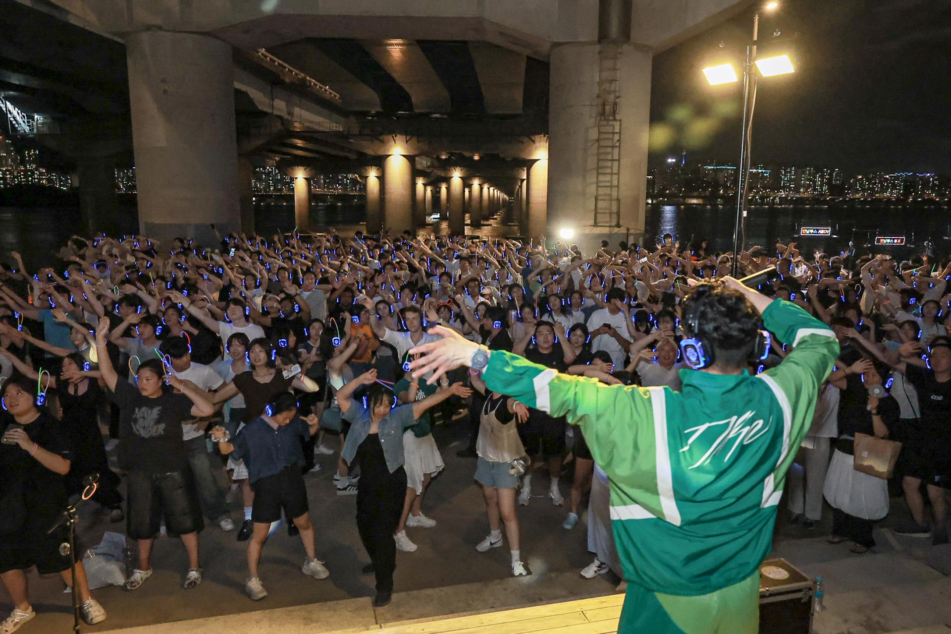 f4e516a43e250.jpg