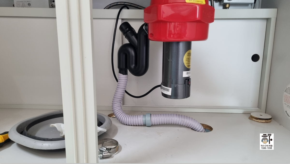 평택시 비전동 아파트 싱크대 배관청소 시 주름관 교체 전 상태