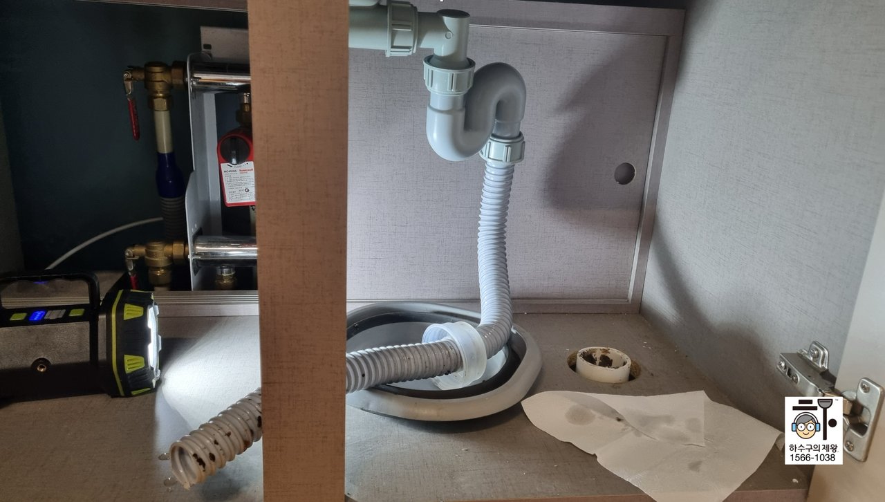 기흥구 동백지구 아파트 싱크대 하부 모습