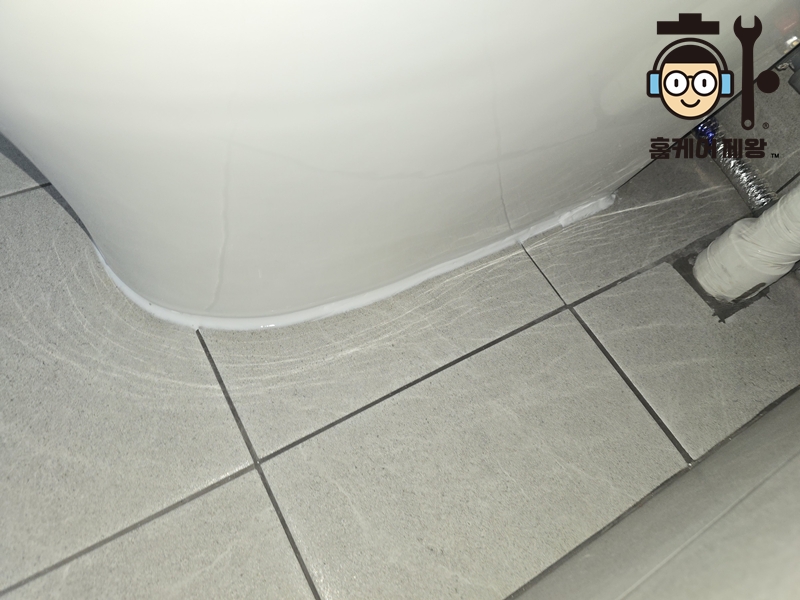 위례동 화장실 변기설치 전 배관 점검과 방수 작업