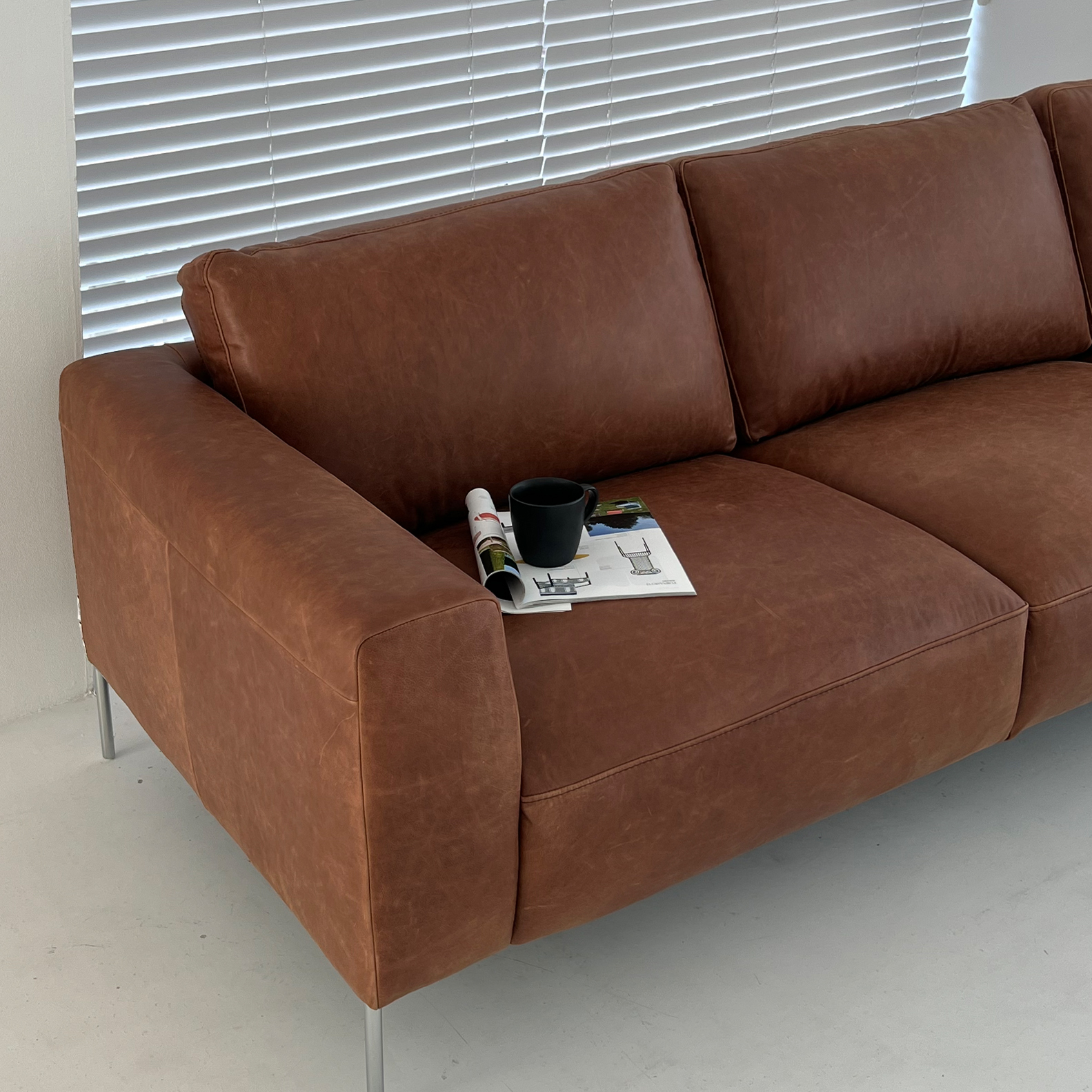 PLAN.B 4-SEATER SOFA