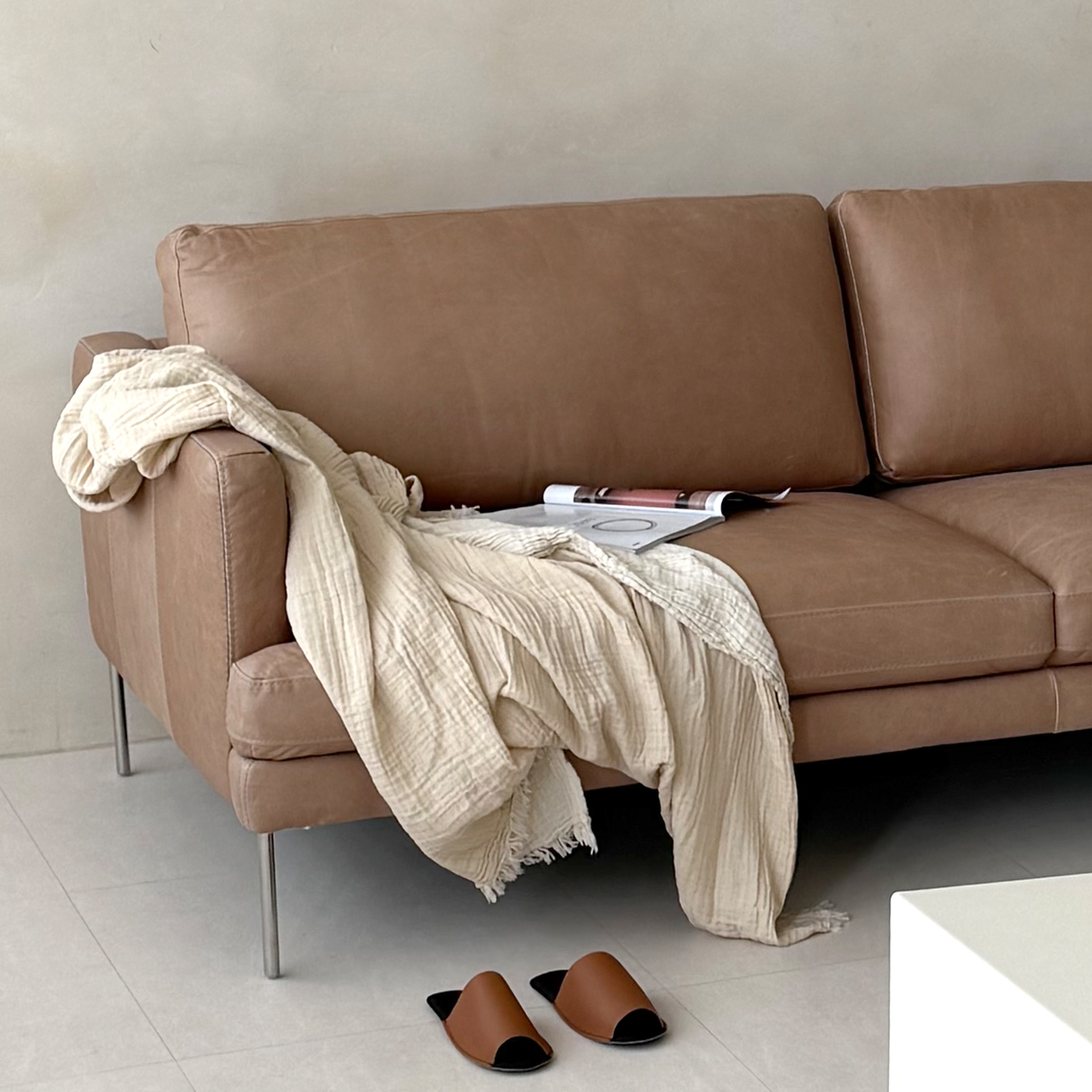 CARINO 3.5-SEATER