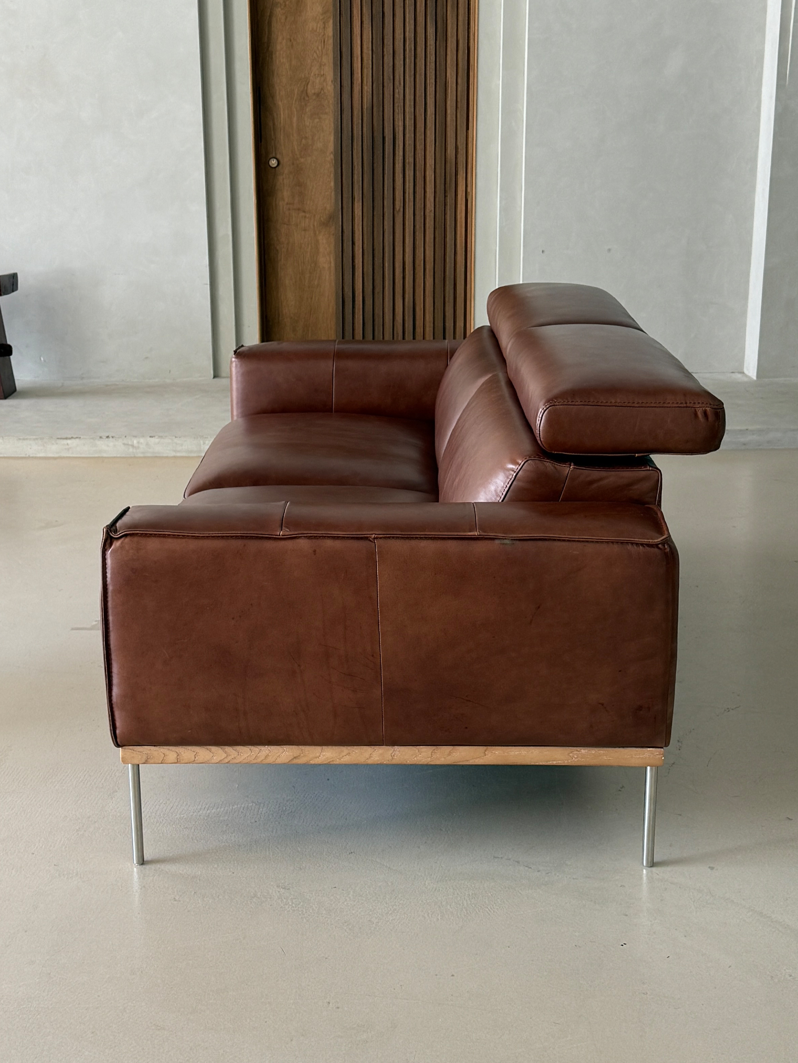 HESTO 3-SEATER SOFA