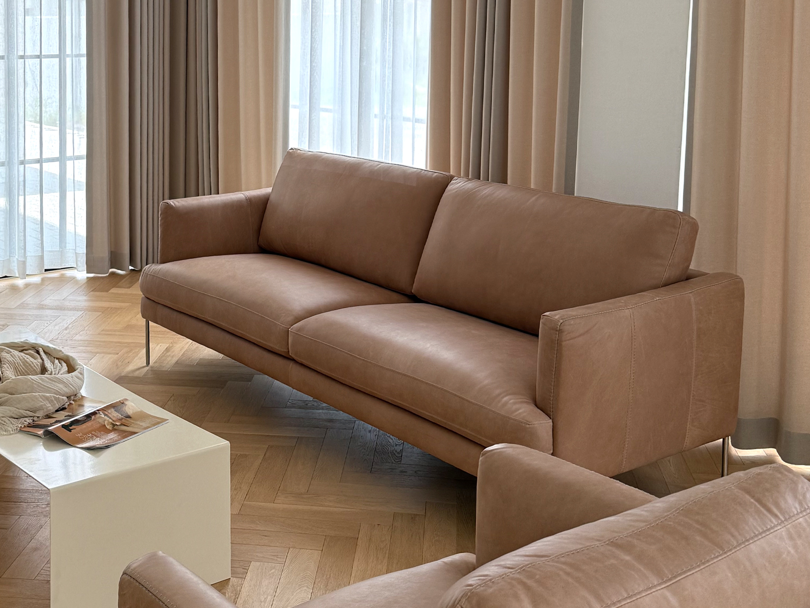 CARINO 3.5-SEATER