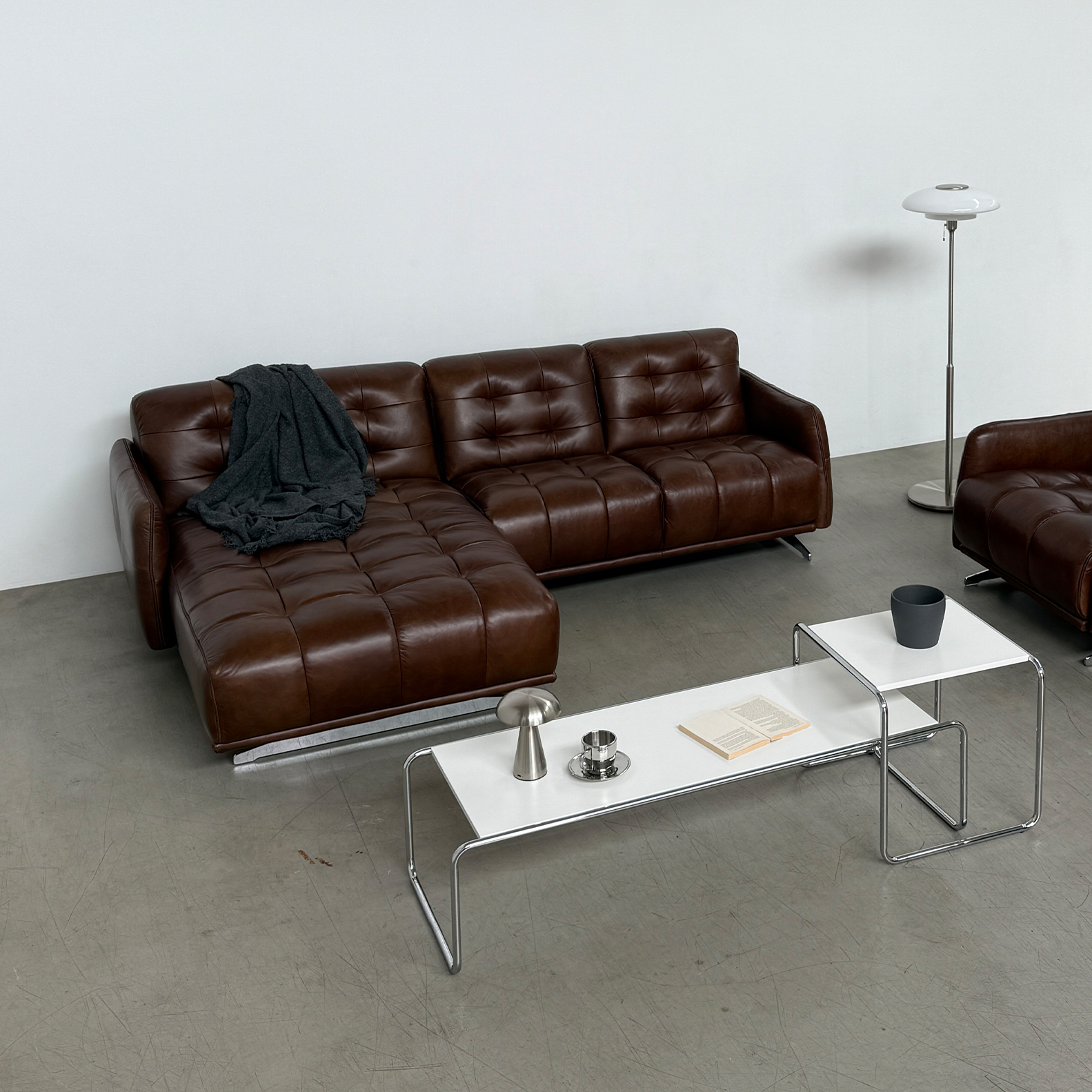 VOLT 3.5-SEATER SOFA
