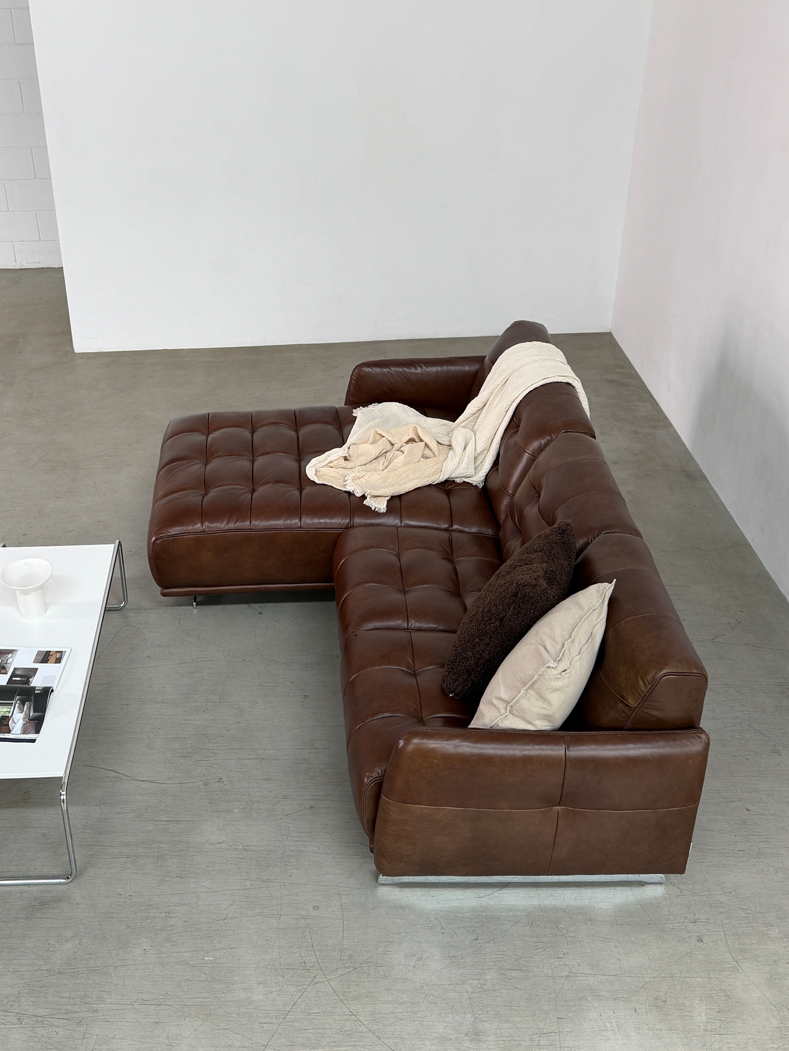 VOLT 3.5-SEATER SOFA