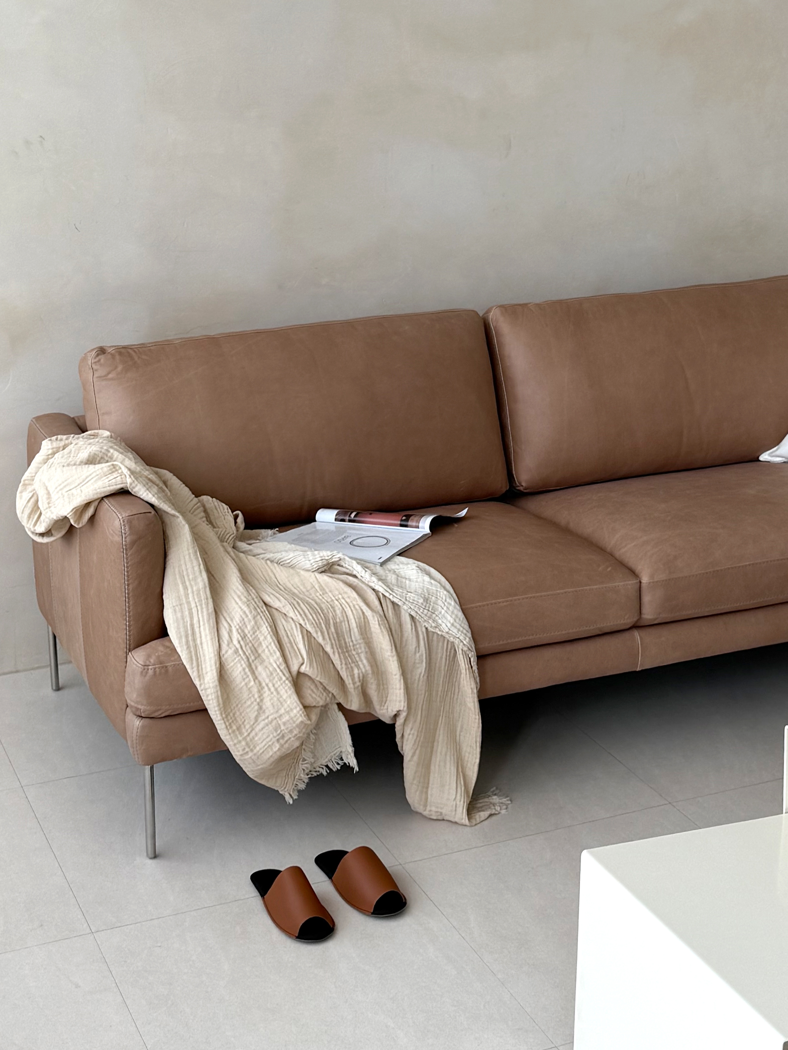 CARINO 3.5-SEATER