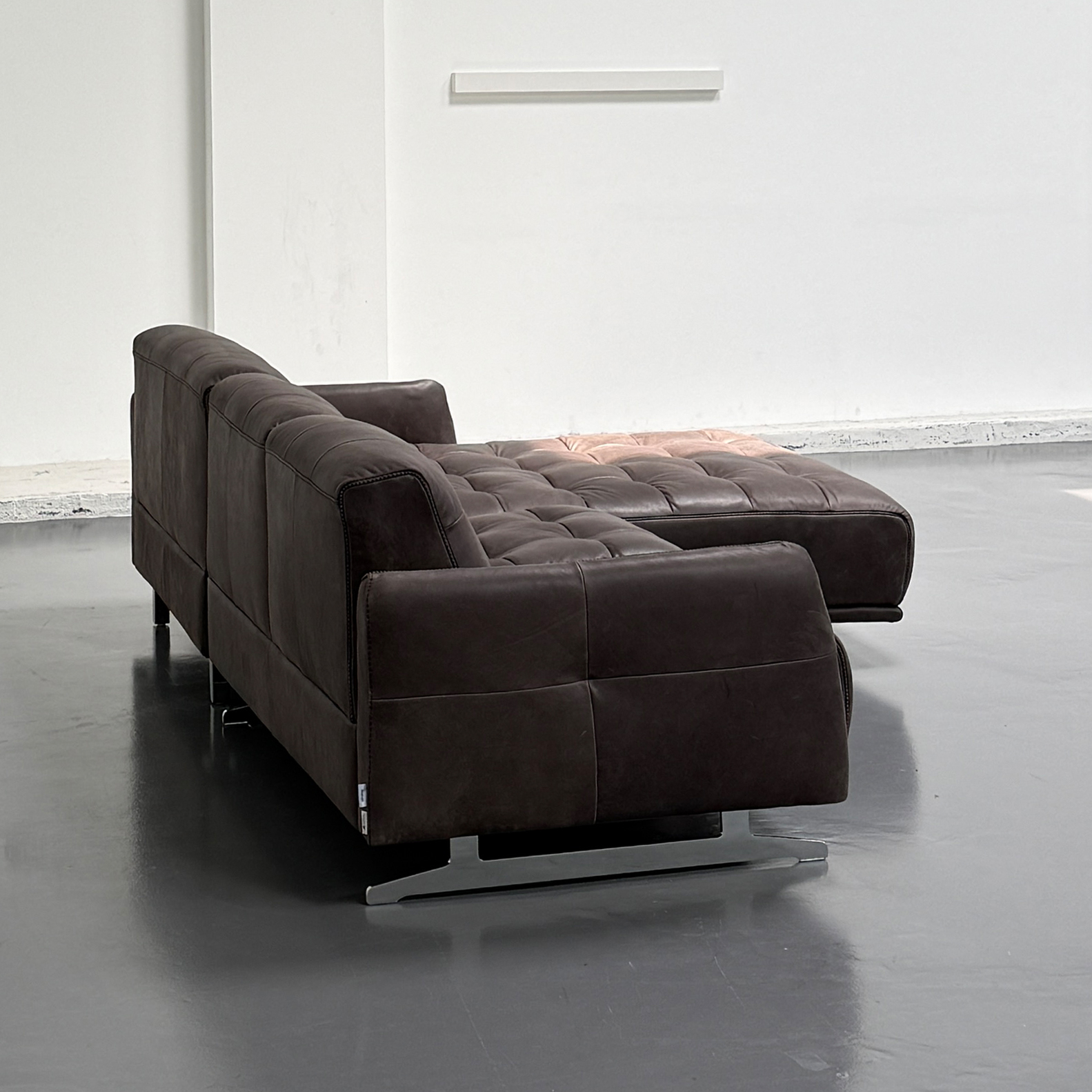 VOLT 3.5-SEATER SOFA