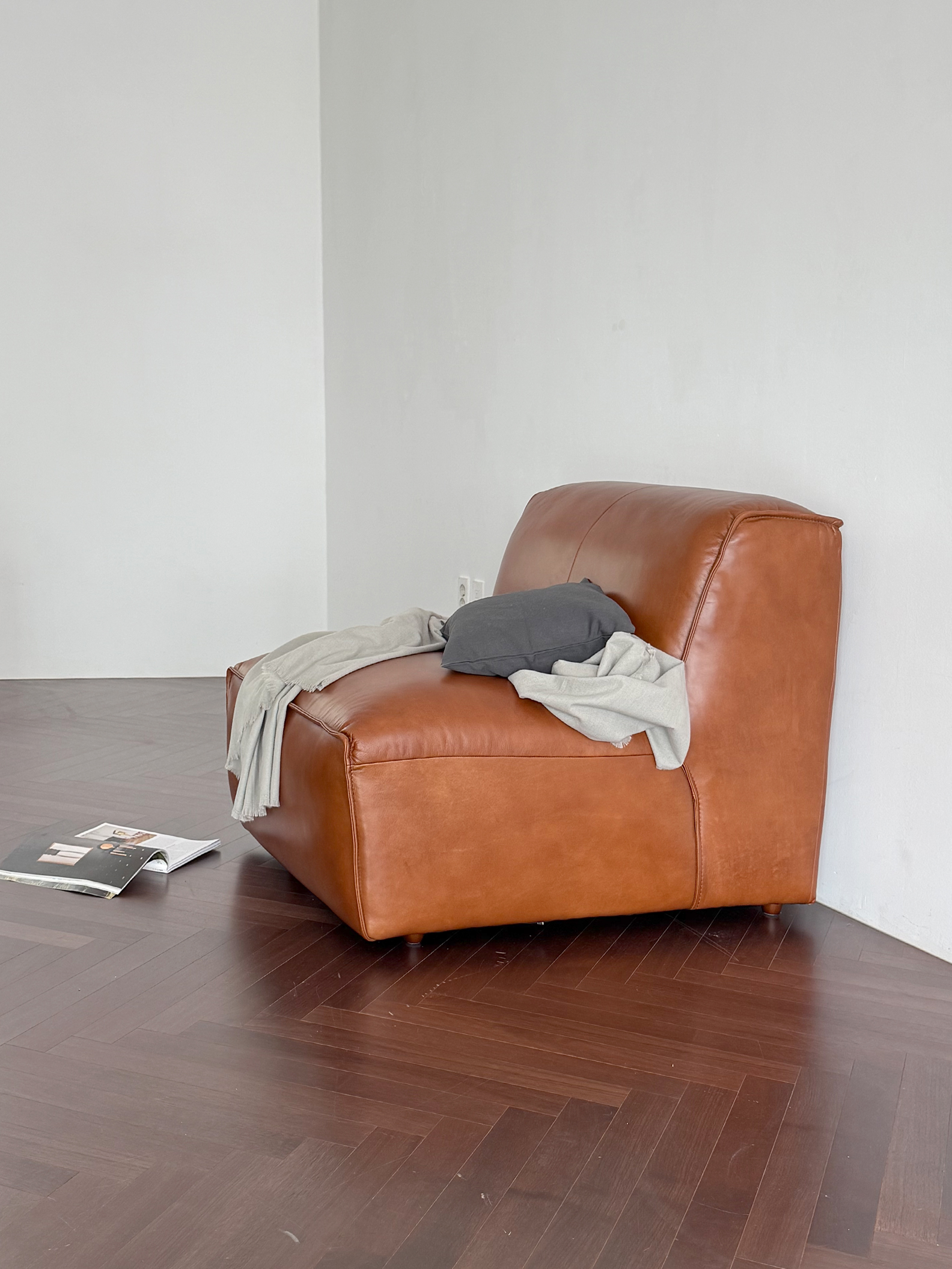 PUDGY 3.5-SEATER SOFA