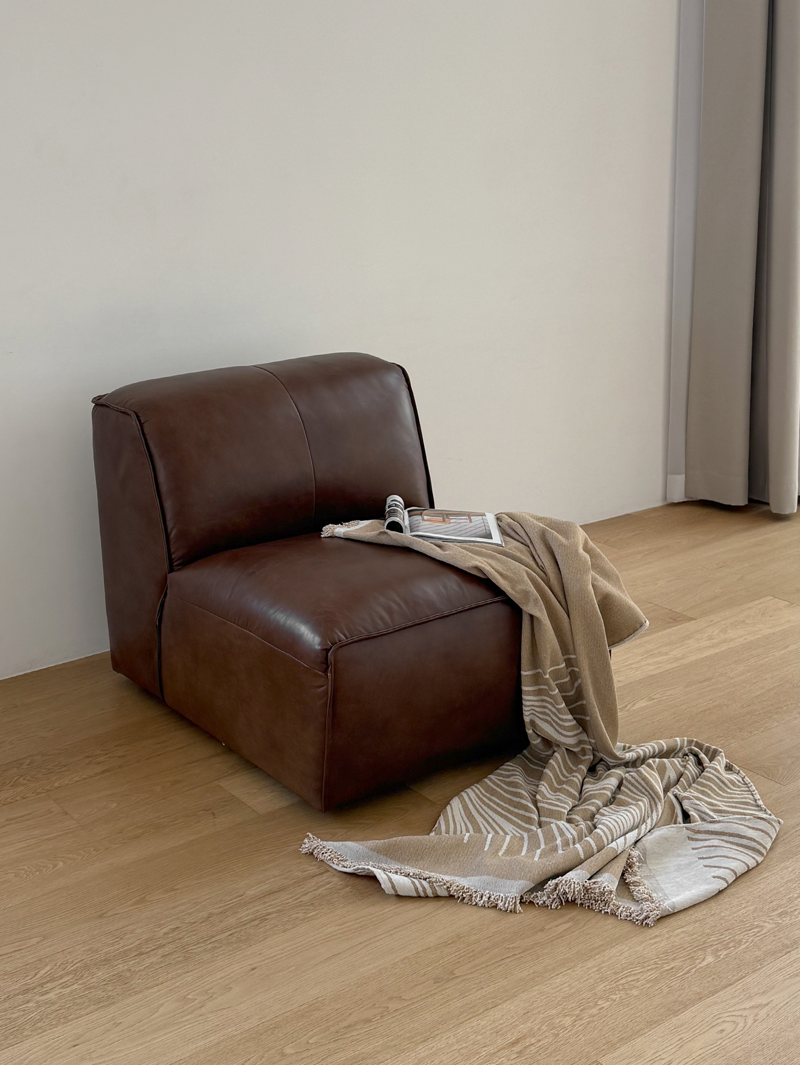 PUDGY 3.5-SEATER SOFA