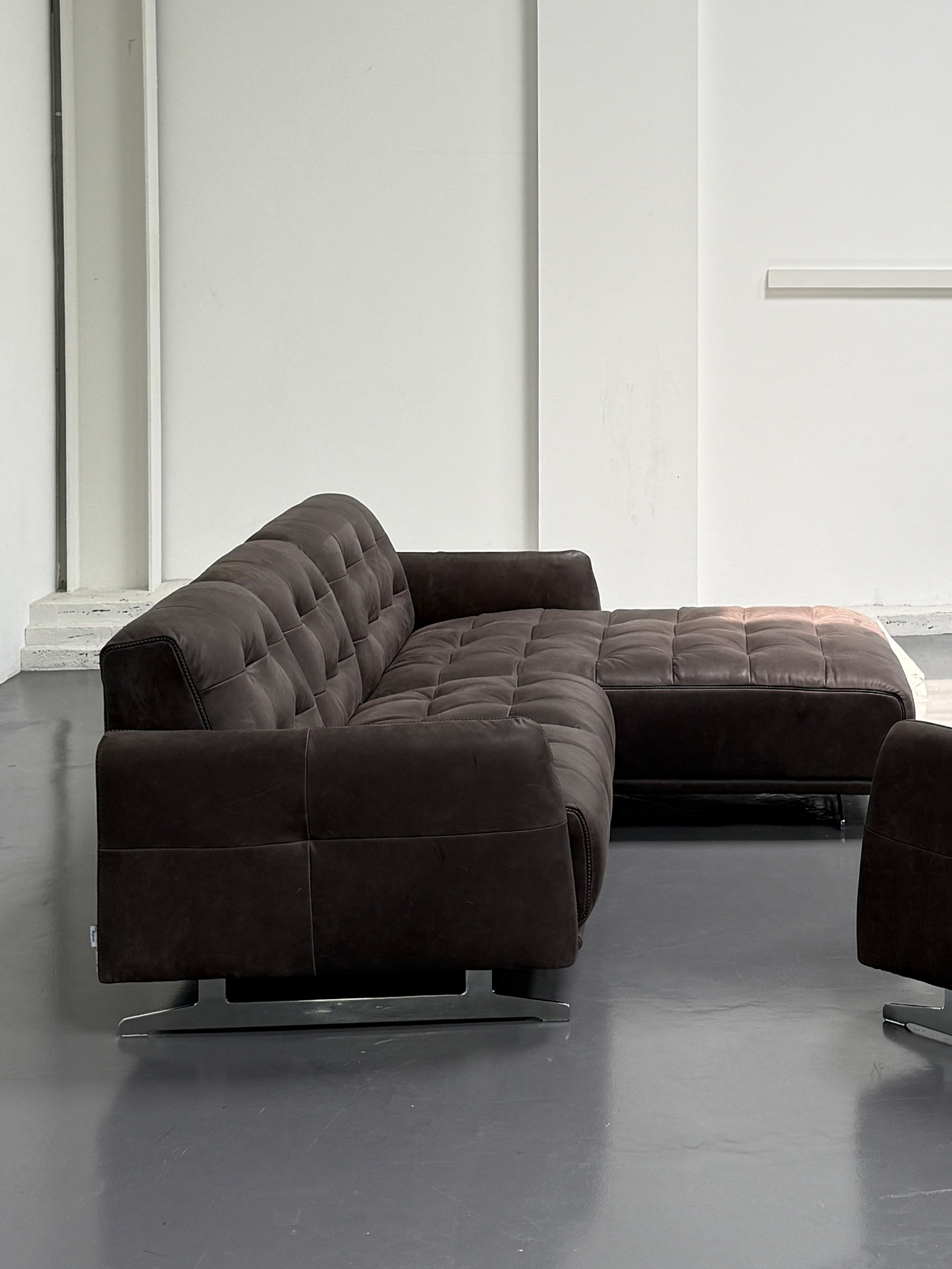 VOLT 3.5-SEATER SOFA