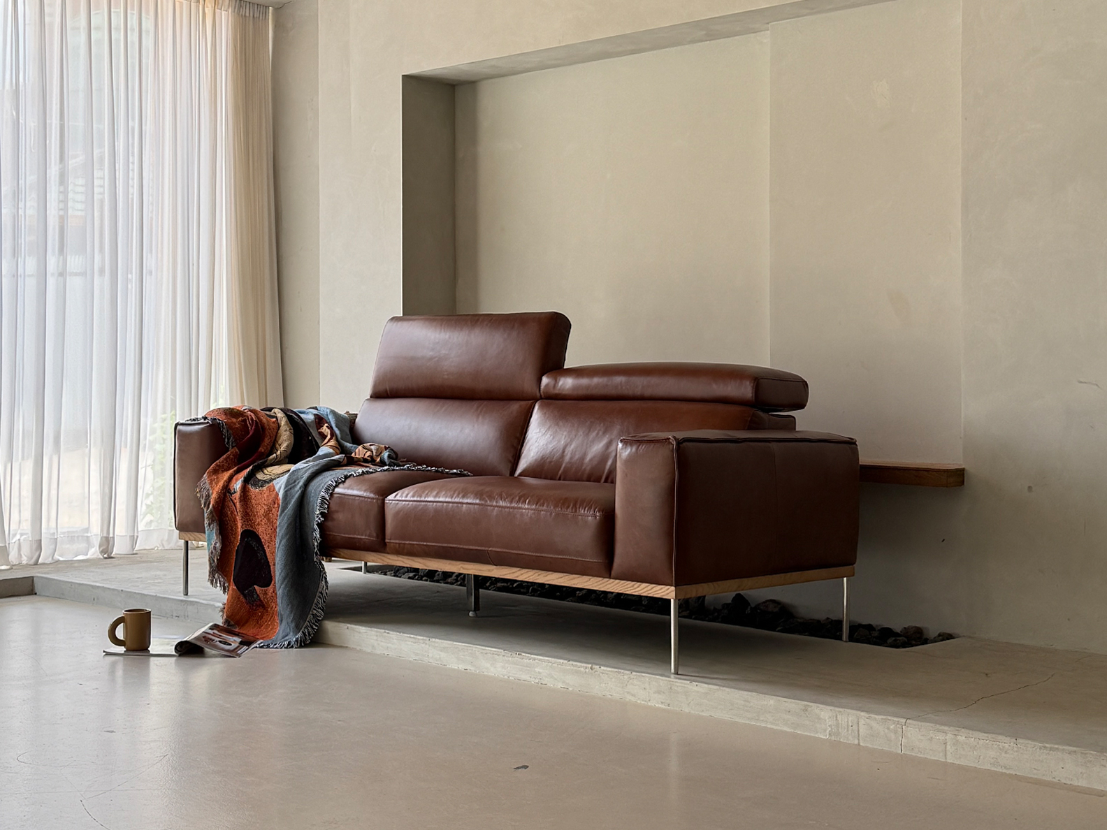 HESTO 3-SEATER SOFA