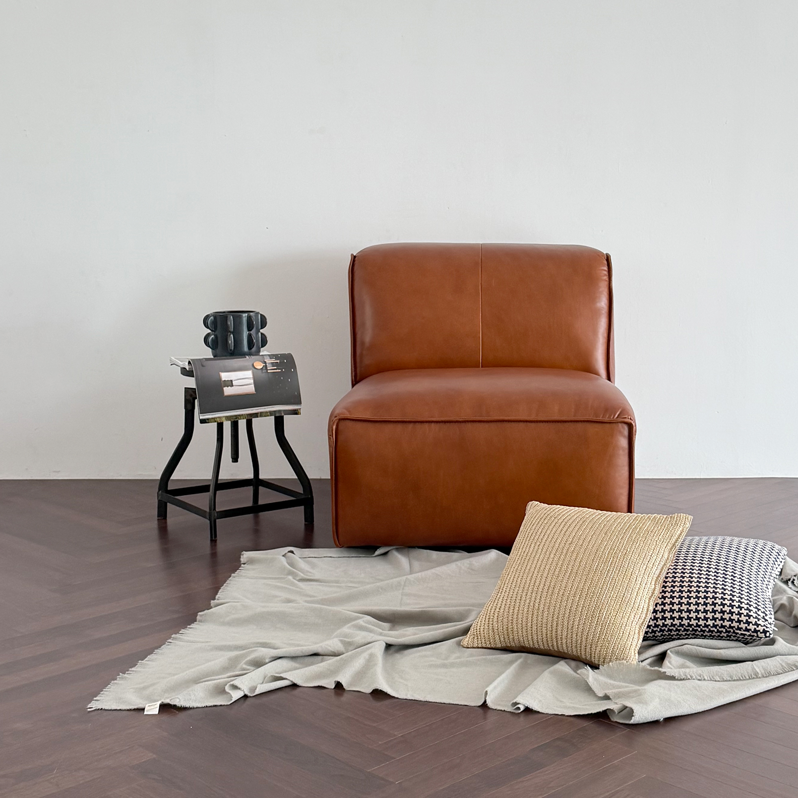 PUDGY 3.5-SEATER SOFA