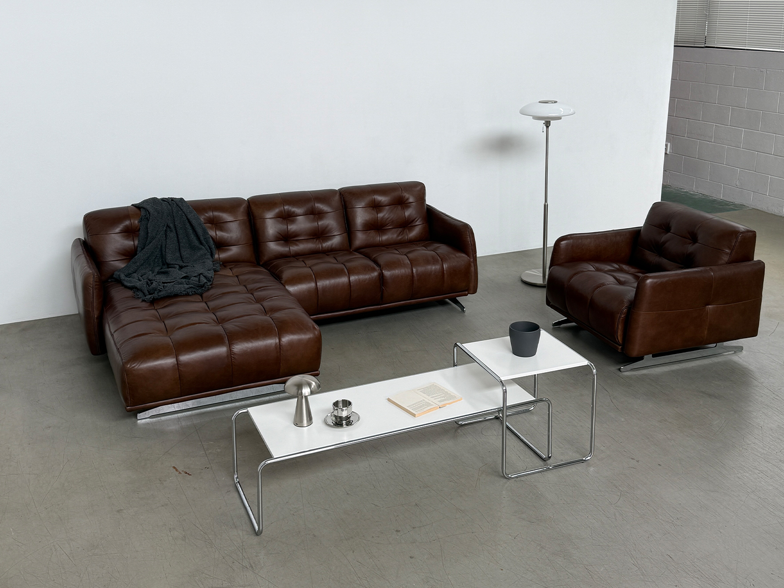 VOLT 3.5-SEATER SOFA