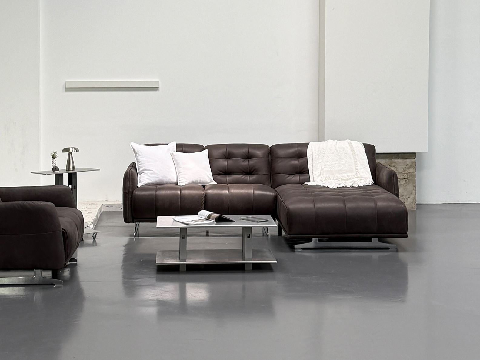 VOLT 3.5-SEATER SOFA