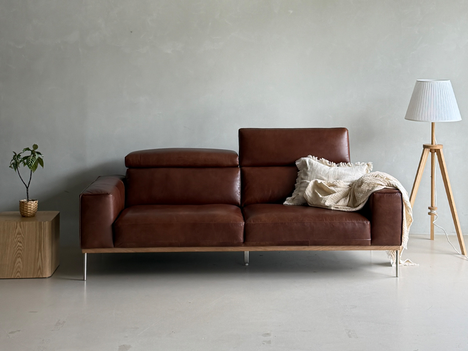 HESTO 3-SEATER SOFA