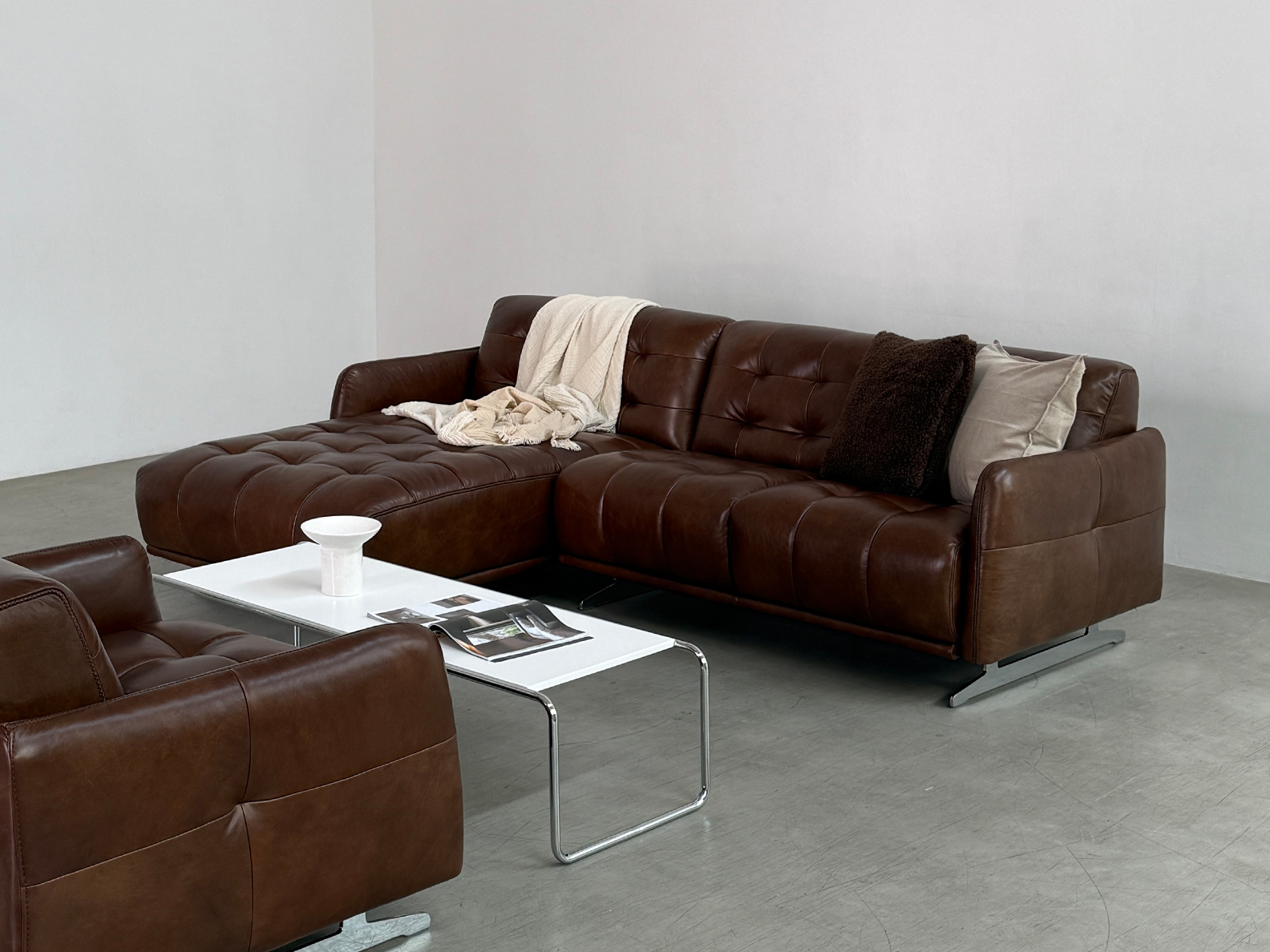 VOLT 3.5-SEATER SOFA