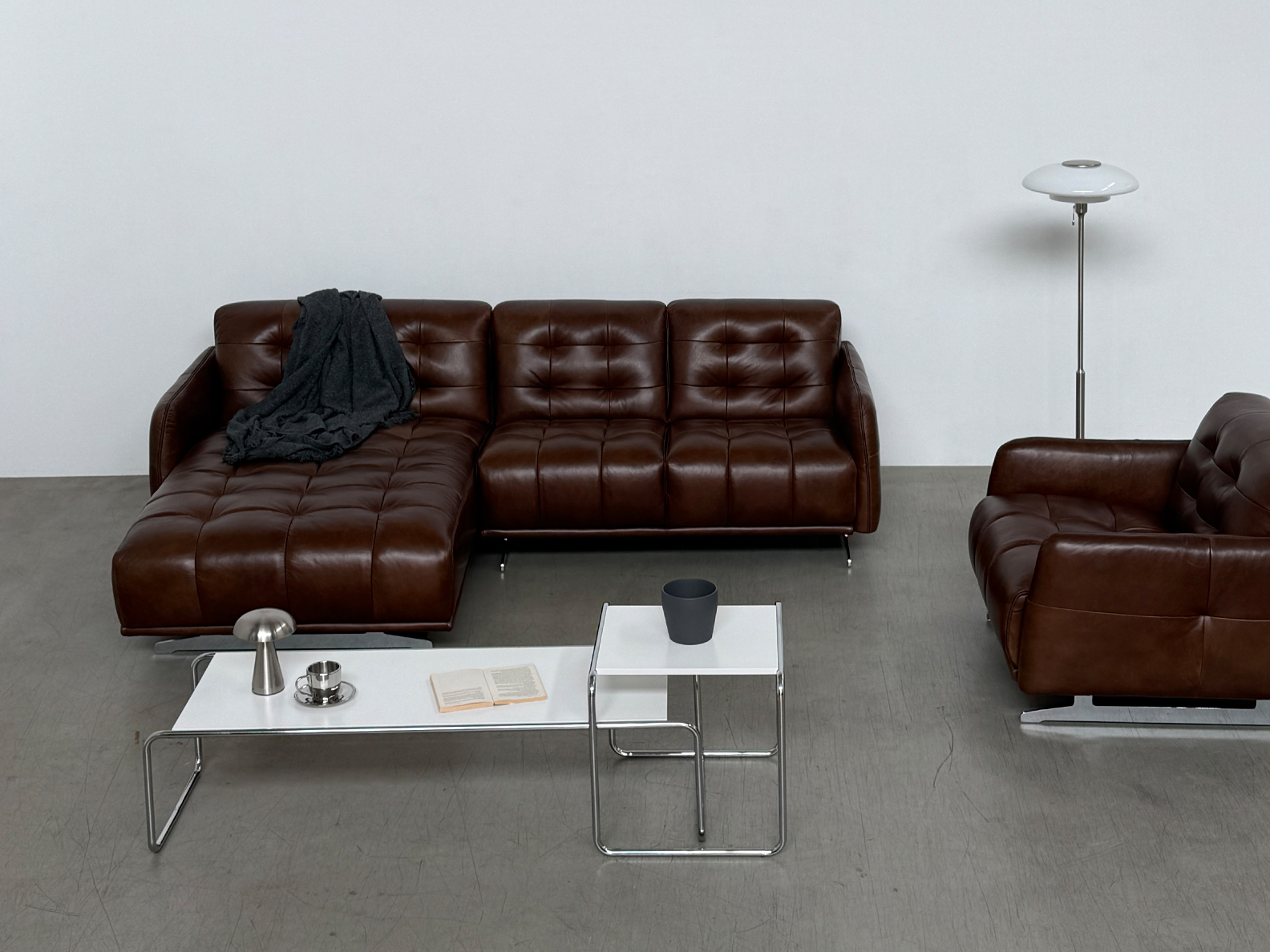 VOLT 3.5-SEATER SOFA