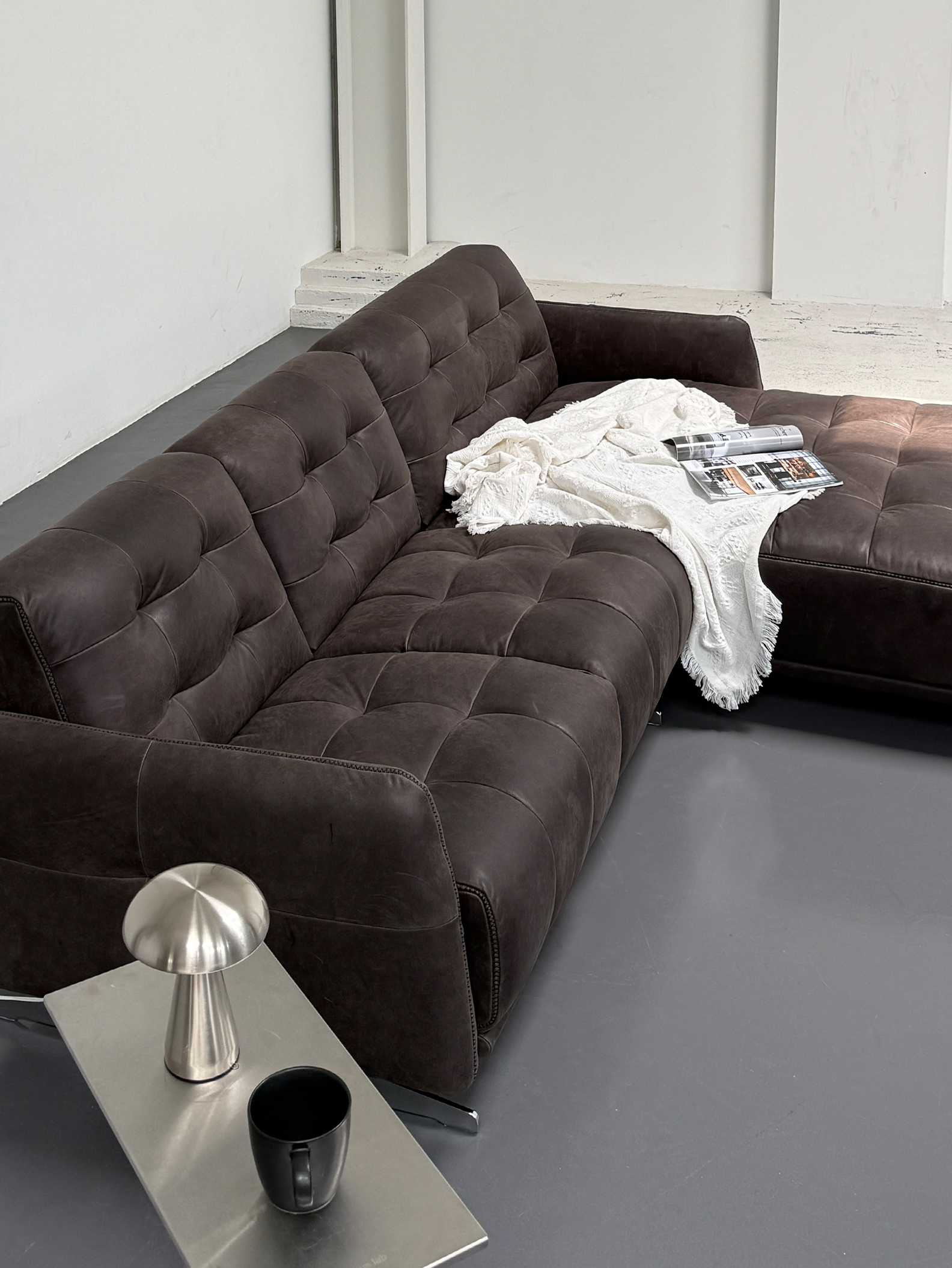 VOLT 3.5-SEATER SOFA