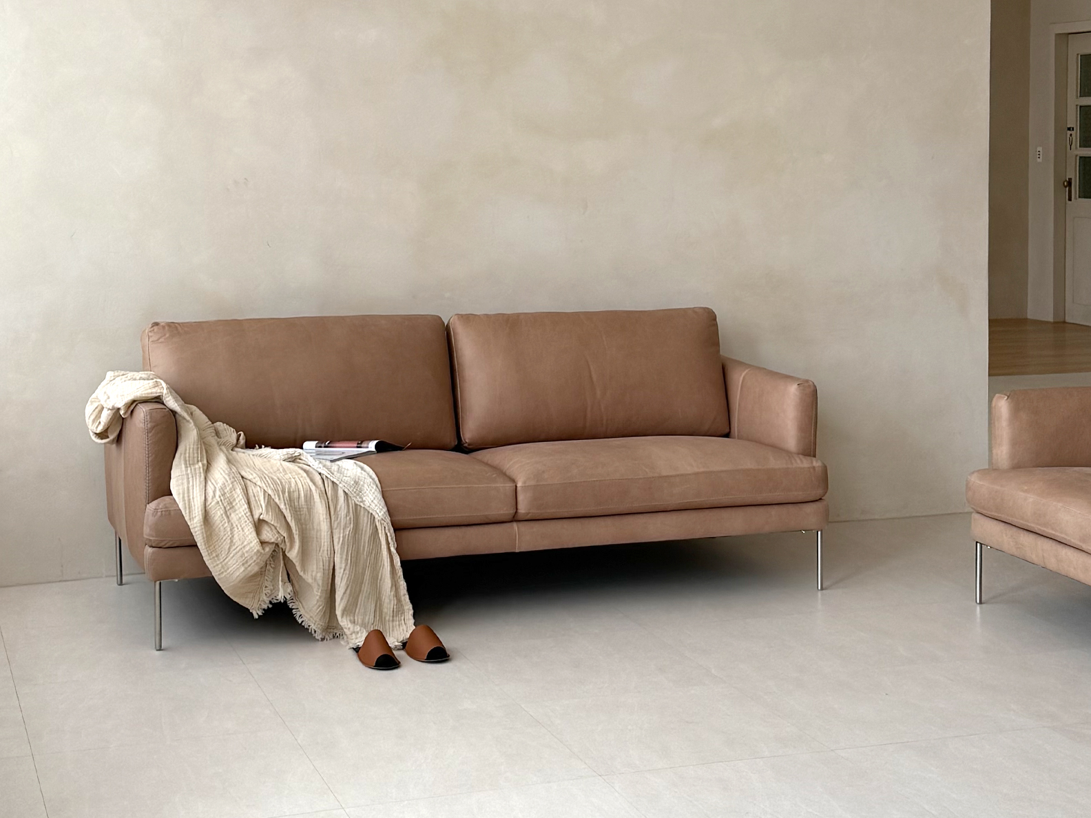 CARINO 3.5-SEATER