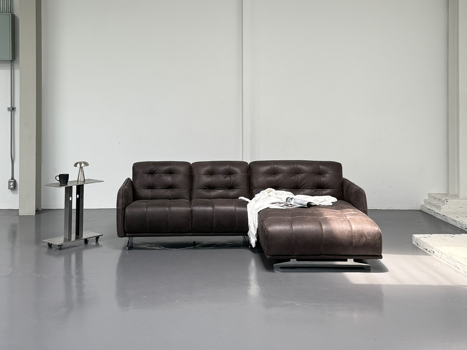 VOLT 3.5-SEATER SOFA
