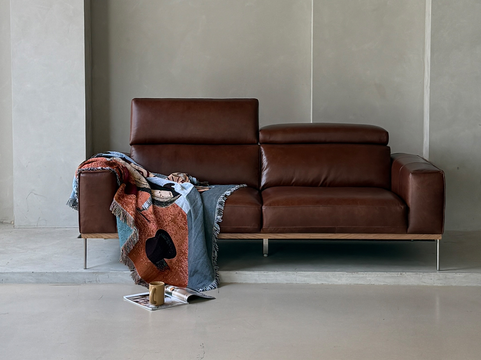 HESTO 3-SEATER SOFA