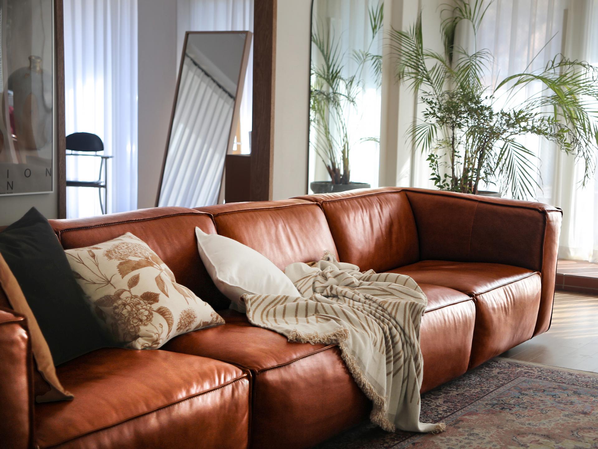 LECCE 6-SEATER SOFA
