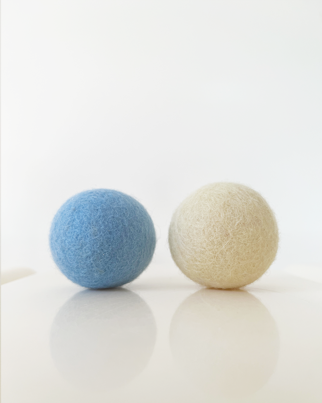 5cm wool balls (2pcs)