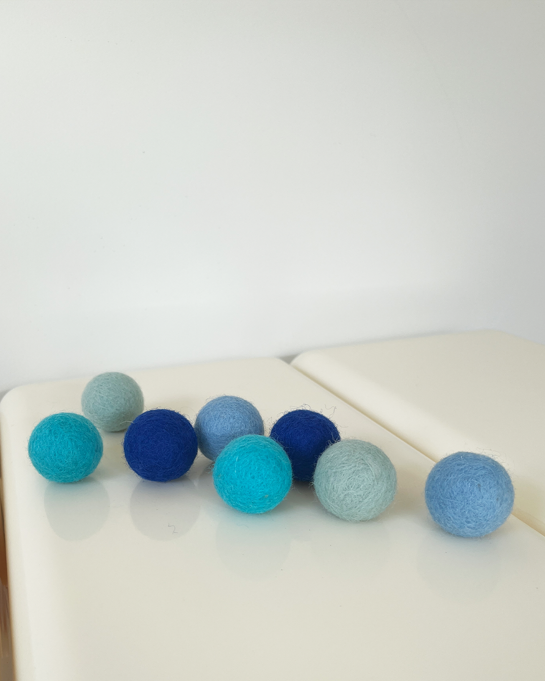 3cm wool balls (8pcs)