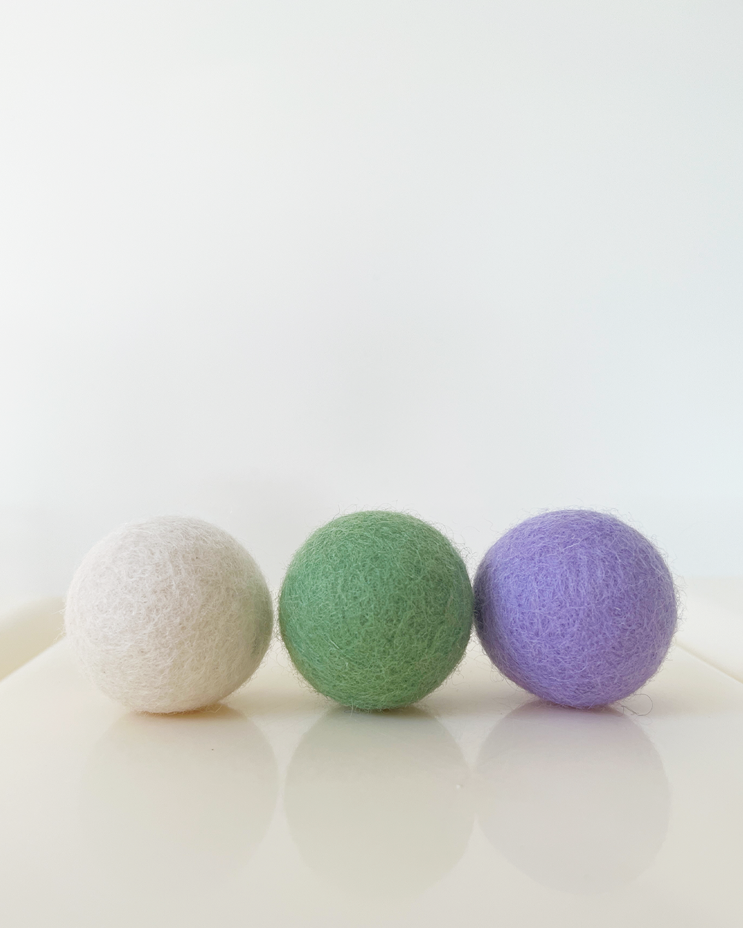 4cm wool balls (3pcs)