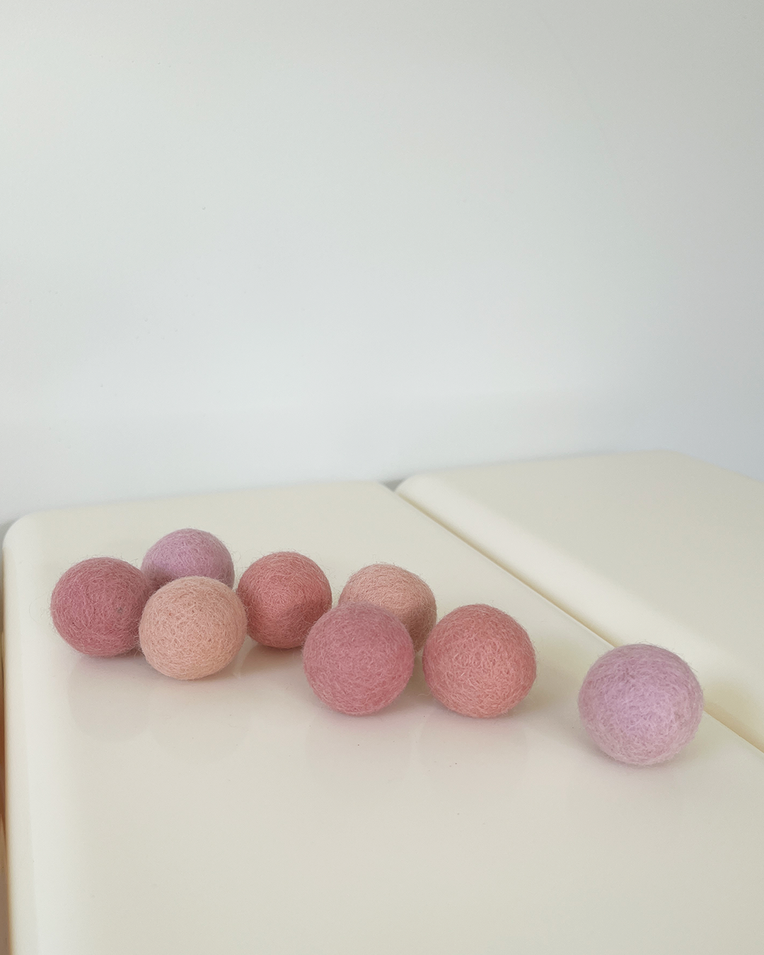 3cm wool balls (8pcs)