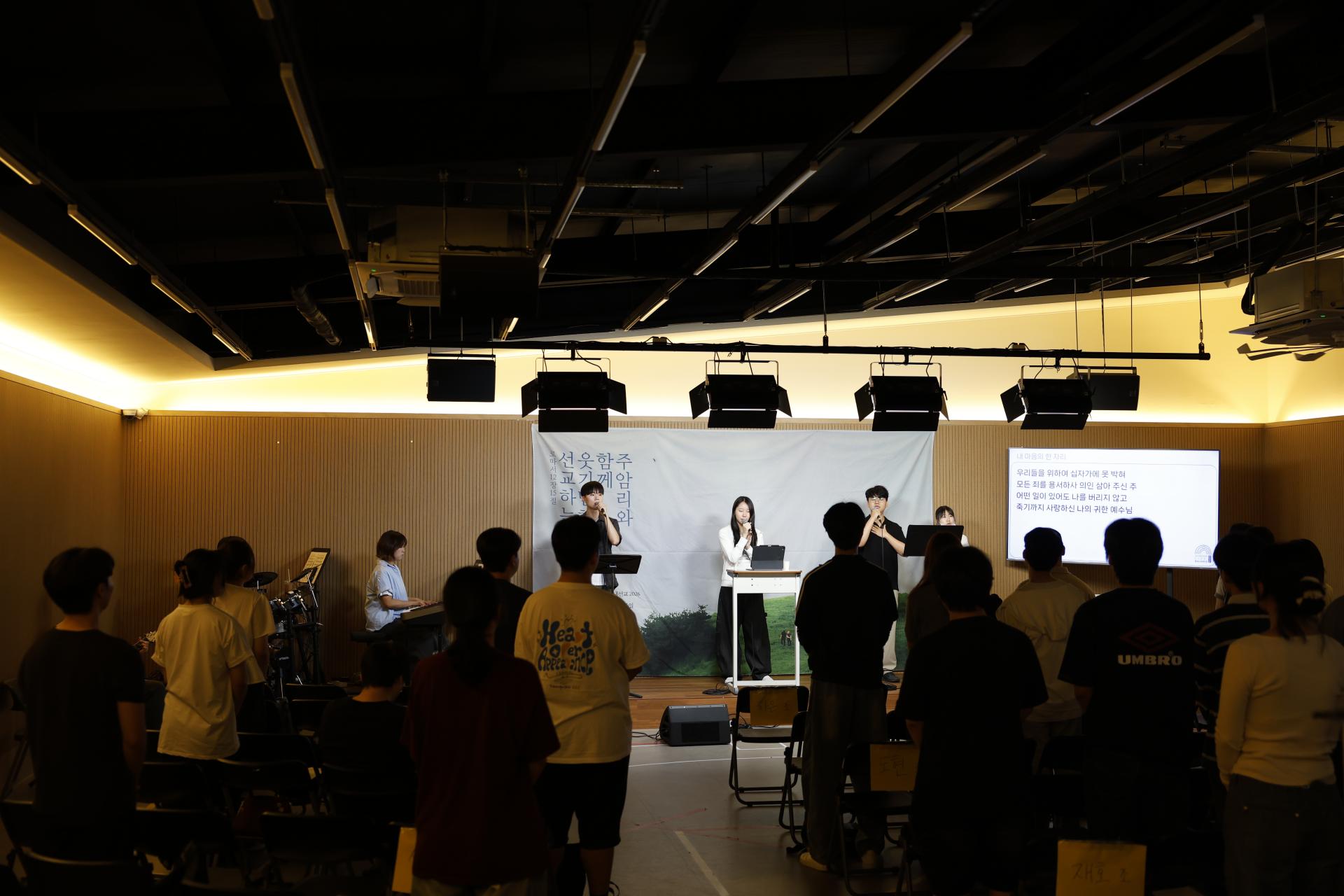 ac835756ff0a1.jpg
