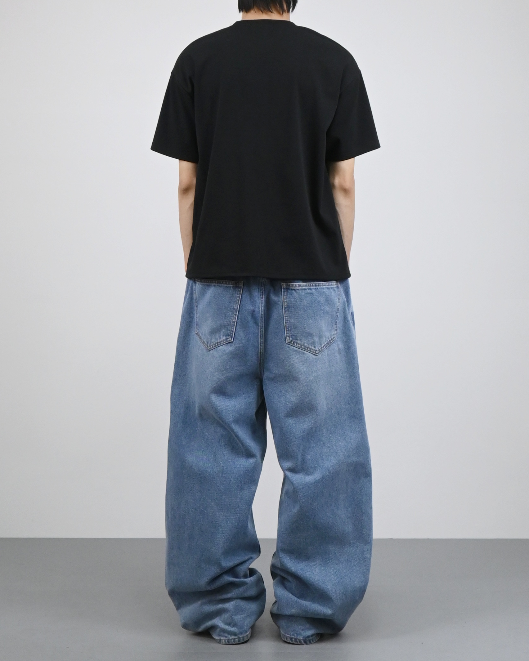 rivet crop half t-shirt