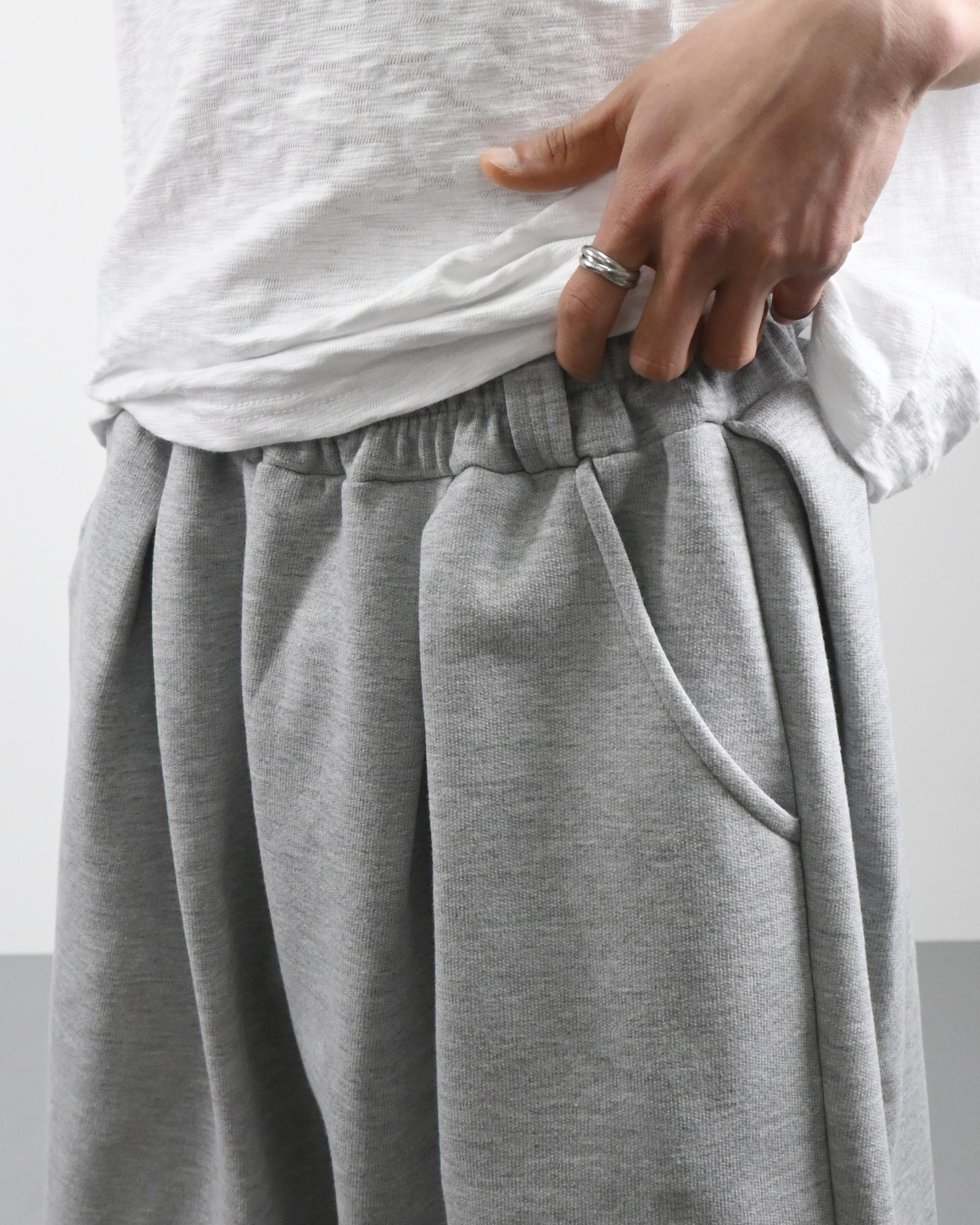 carp pin tuck bermuda sweatpants