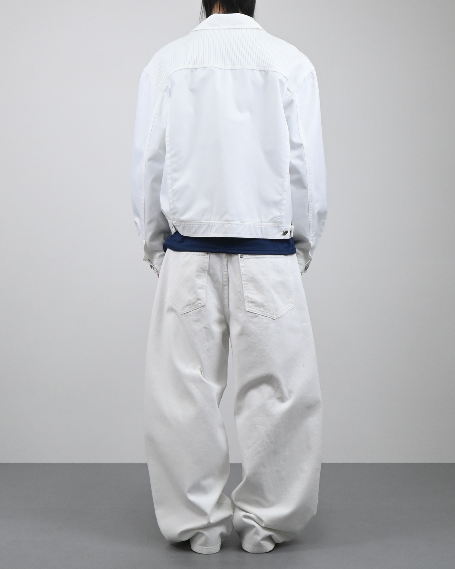 button curved cotton trousers