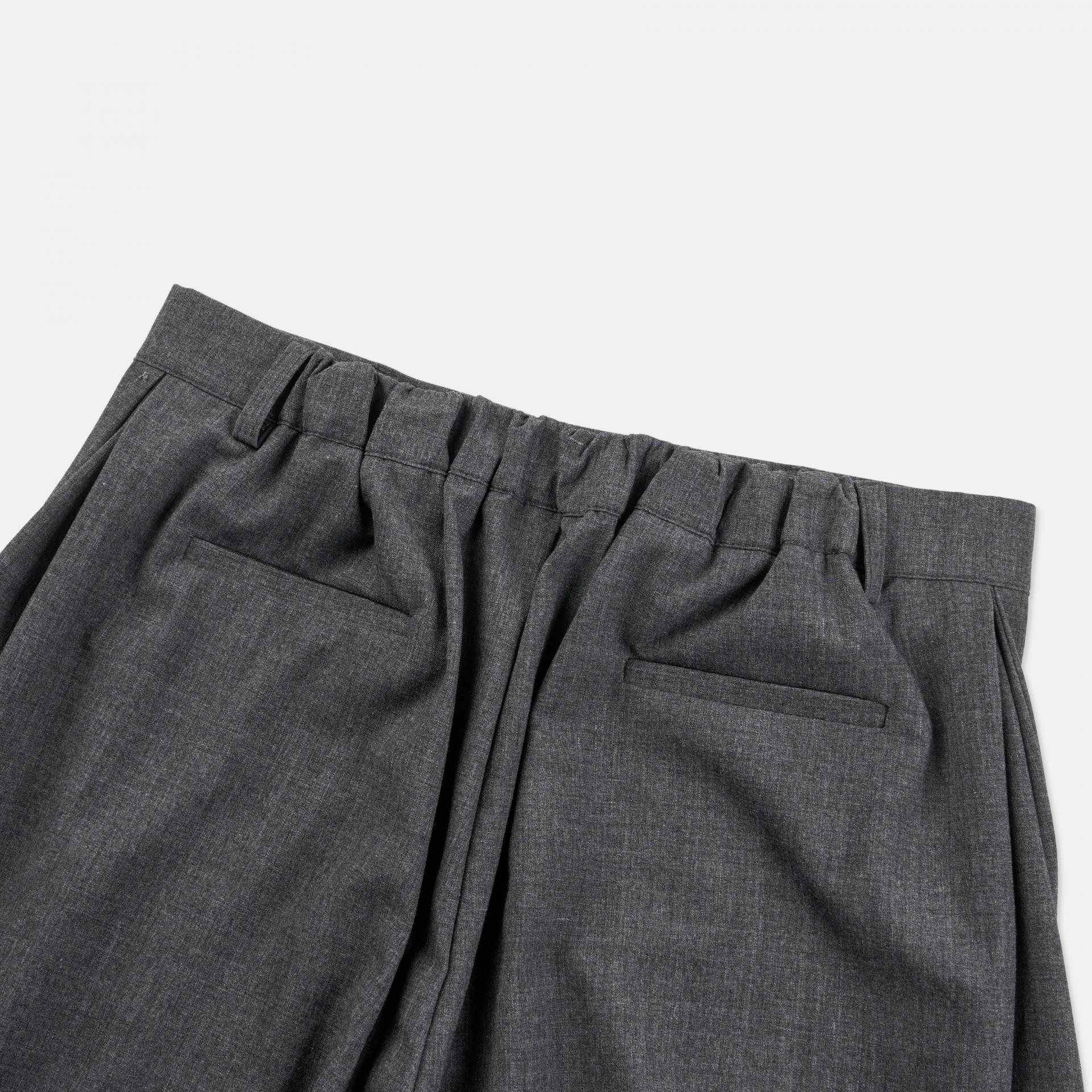 rivet side tuck slacks