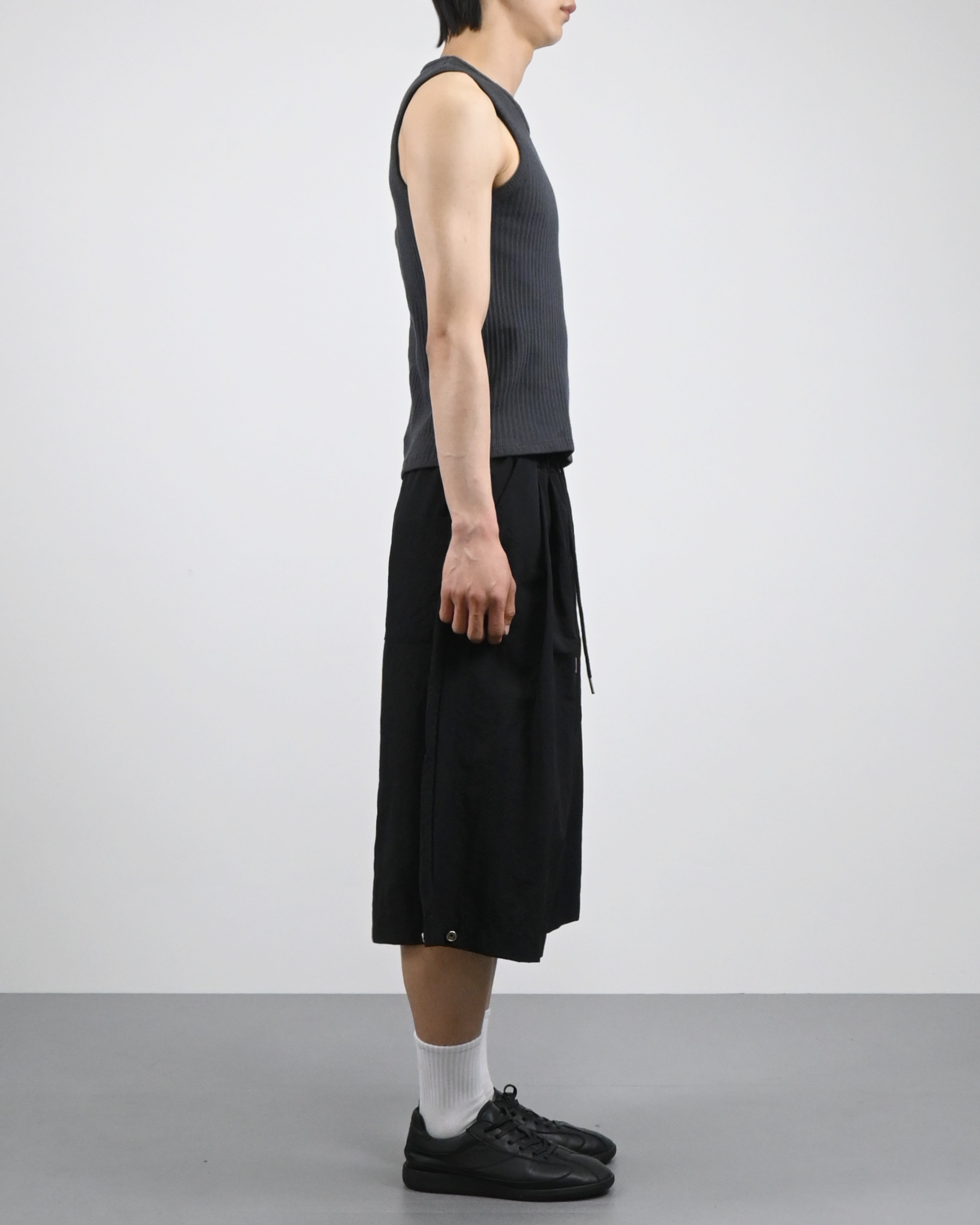 back incision ribbed vest