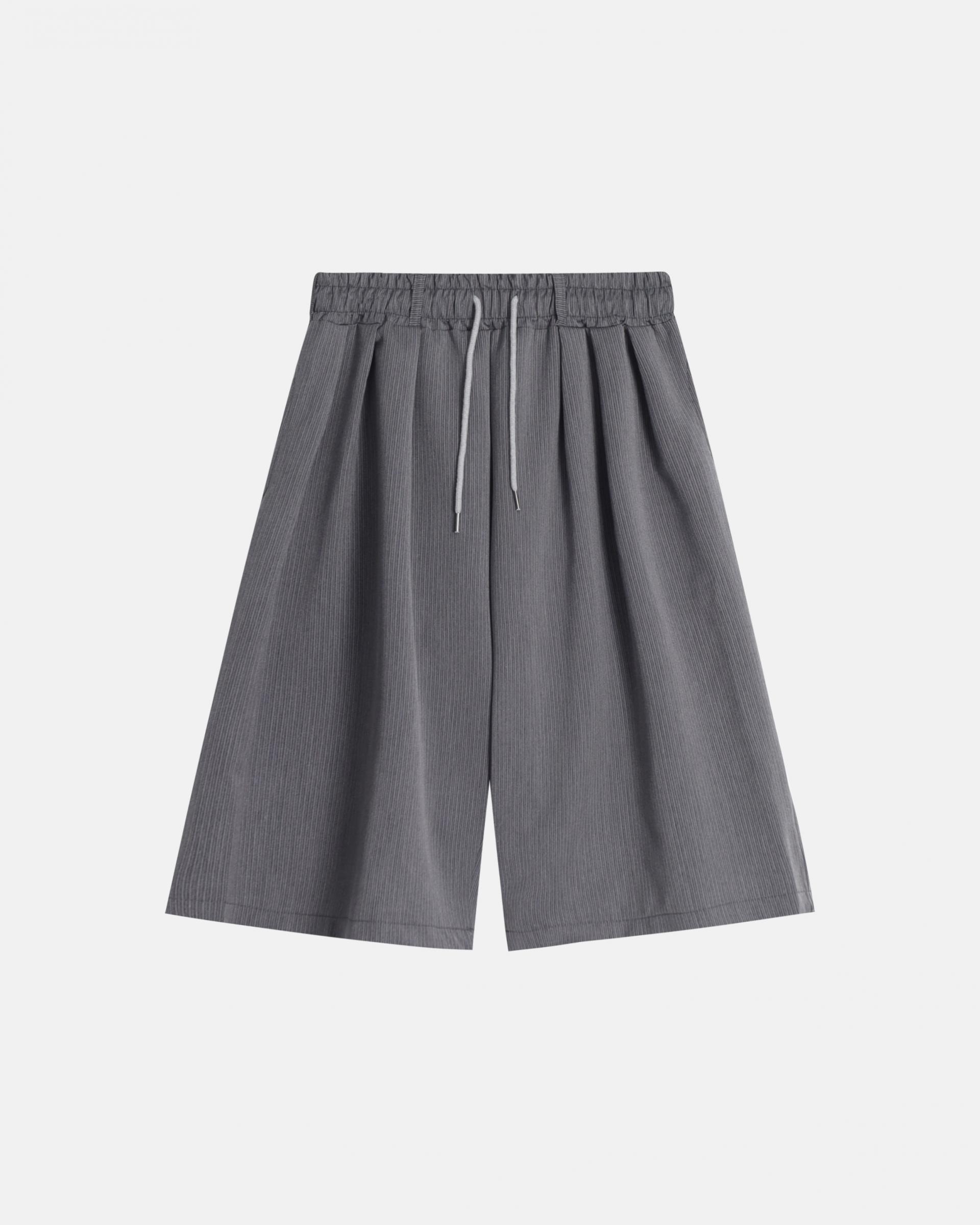 three tuck stripe bermuda slacks