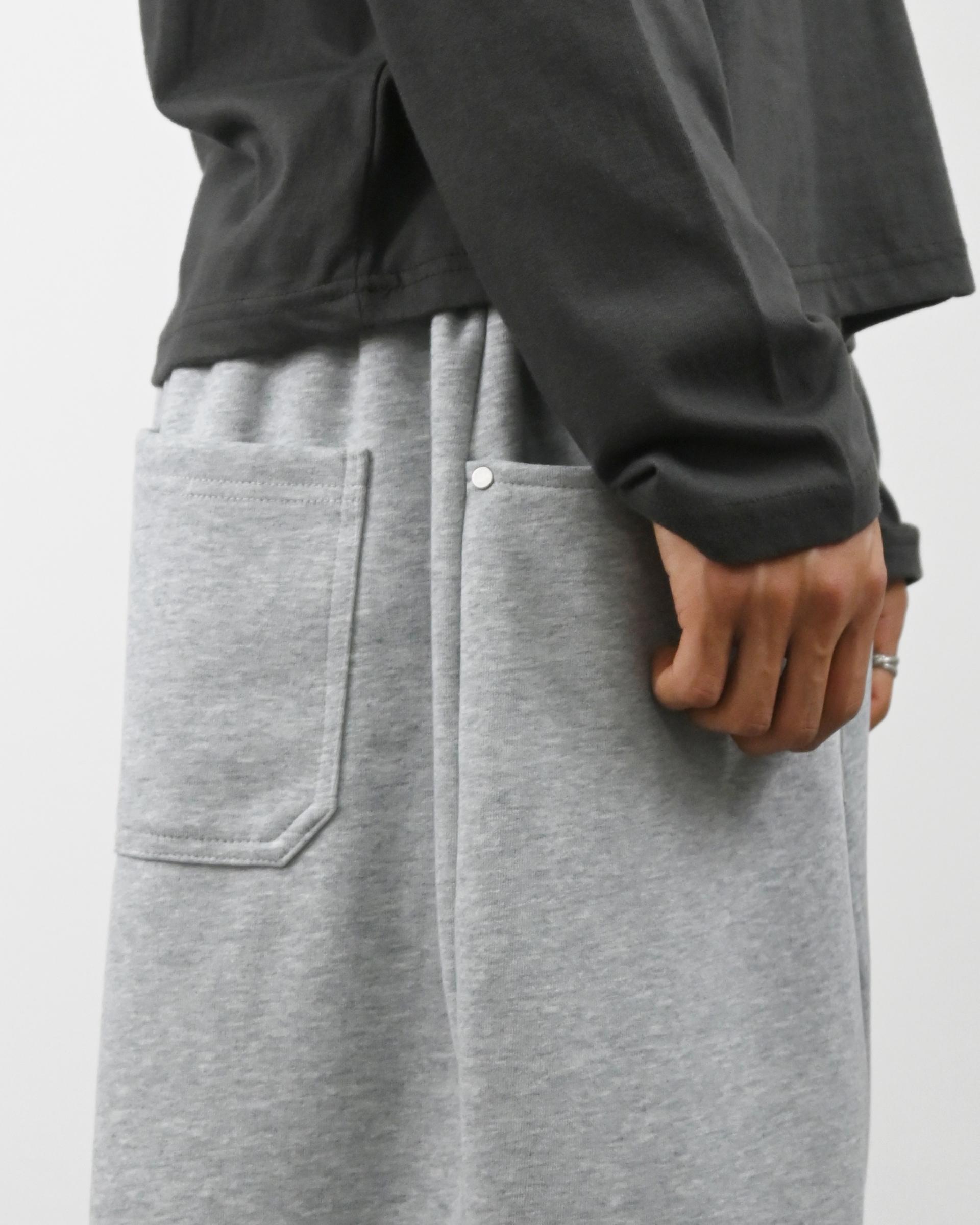 rivet dart sweatpants