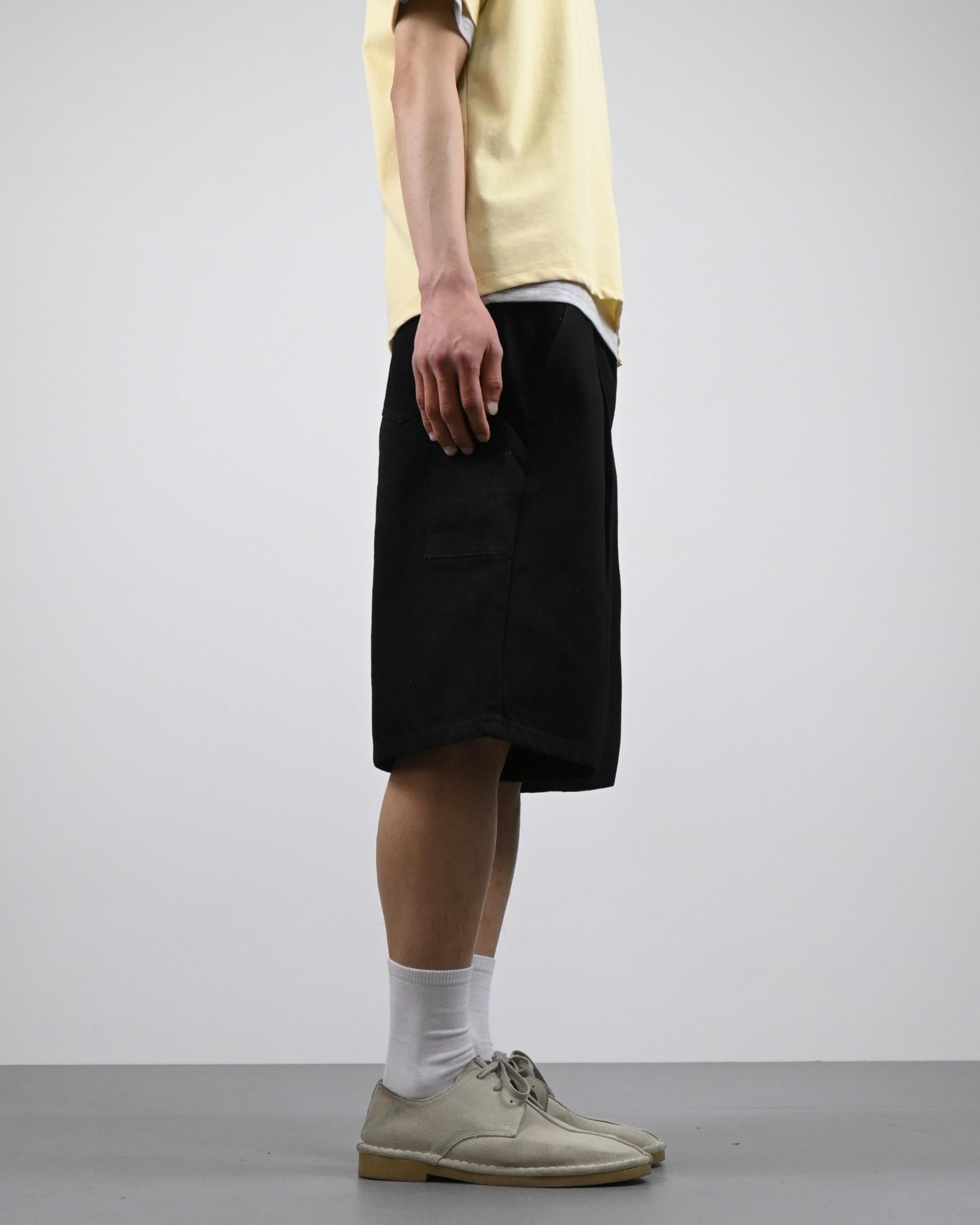 one tuck carpenter bermuda denim pants